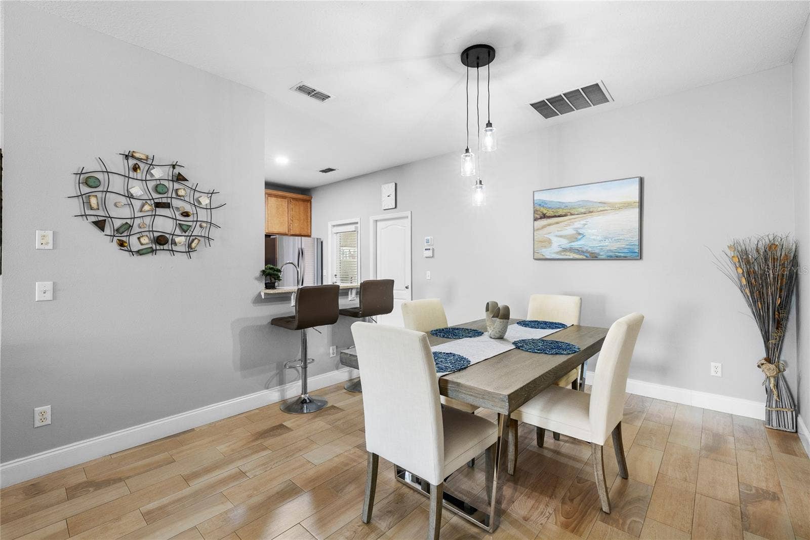 2424 VICTORIA FALLS DRIVE, Orlando, FL 32824 2424 VICTORIA FALLS DRIVE, Orlando, FL 32824