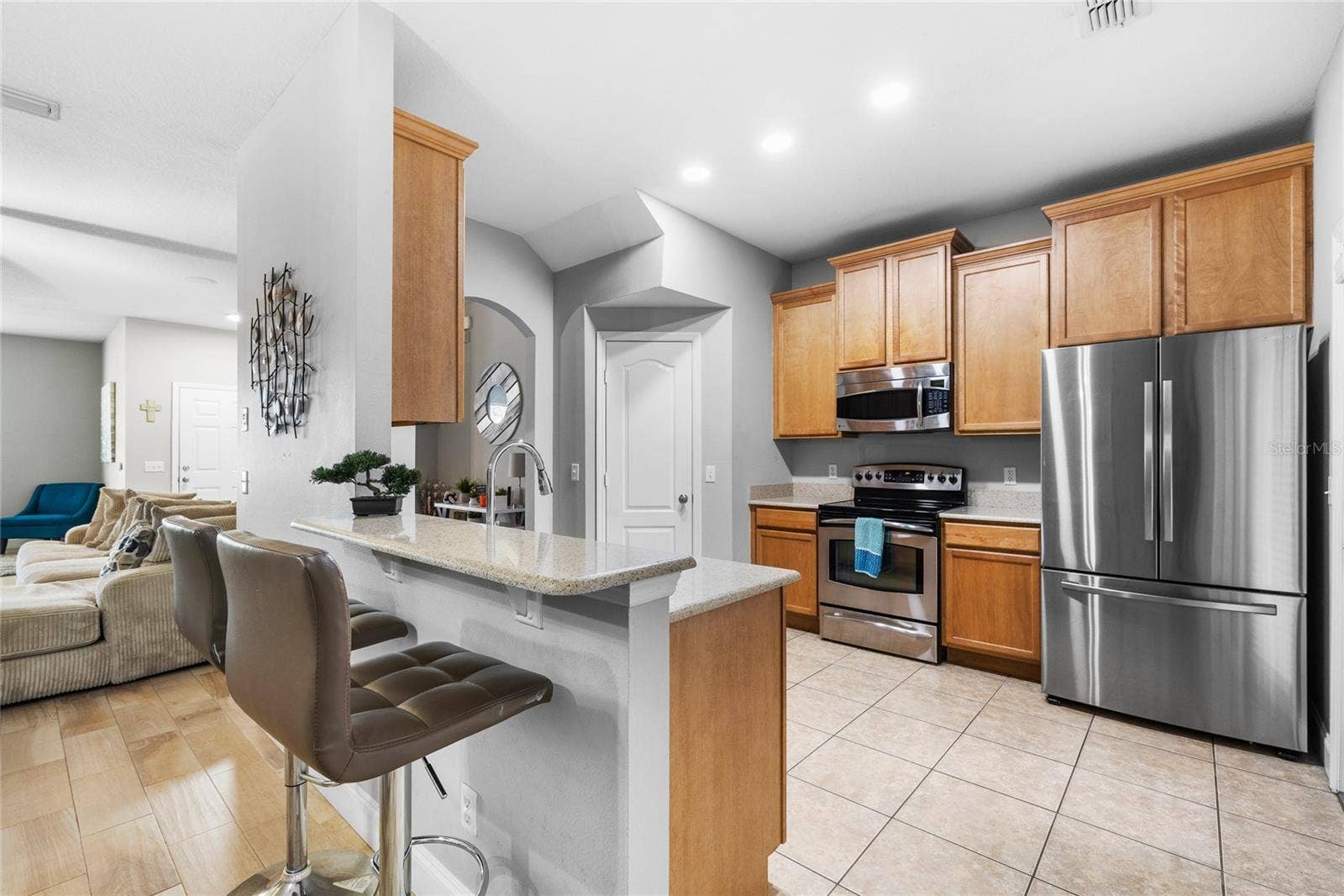 2424 VICTORIA FALLS DRIVE, Orlando, FL 32824 2424 VICTORIA FALLS DRIVE, Orlando, FL 32824