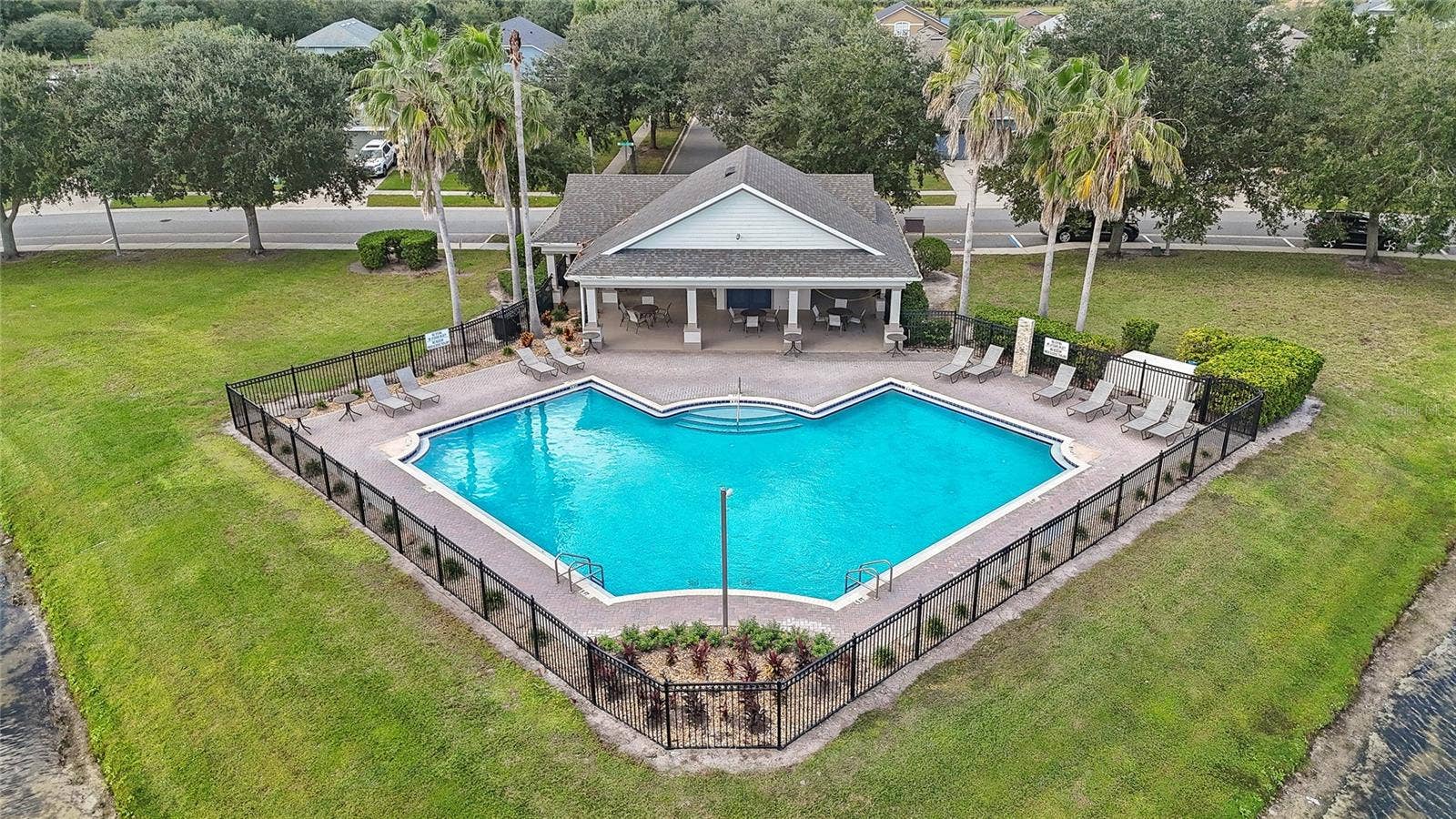 2424 VICTORIA FALLS DRIVE, Orlando, FL 32824 2424 VICTORIA FALLS DRIVE, Orlando, FL 32824