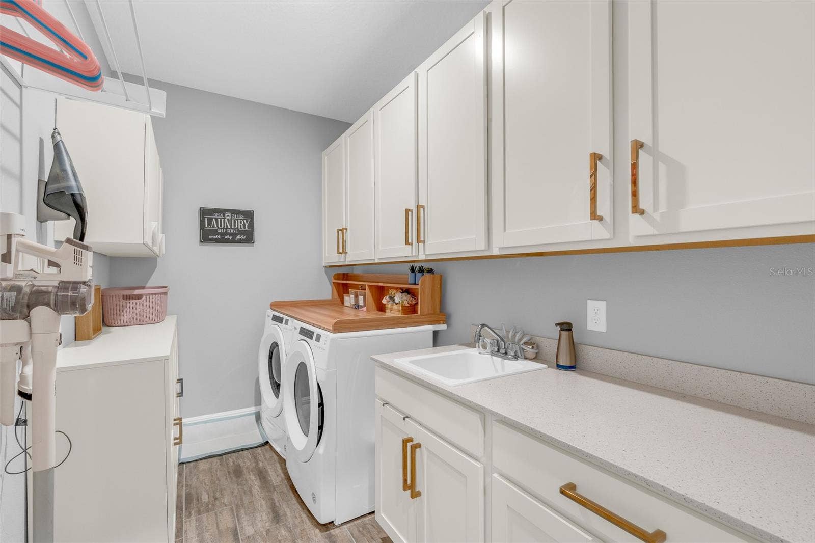 15023 GUAVA BAY DRIVE, Winter Garden, FL 34787 15023 GUAVA BAY DRIVE, Winter Garden, FL 34787