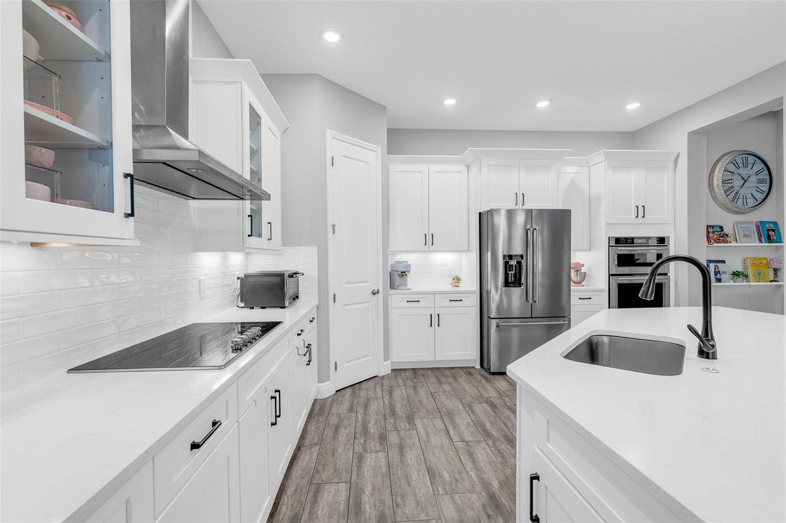 15023 GUAVA BAY DRIVE, Winter Garden, FL 34787 15023 GUAVA BAY DRIVE, Winter Garden, FL 34787