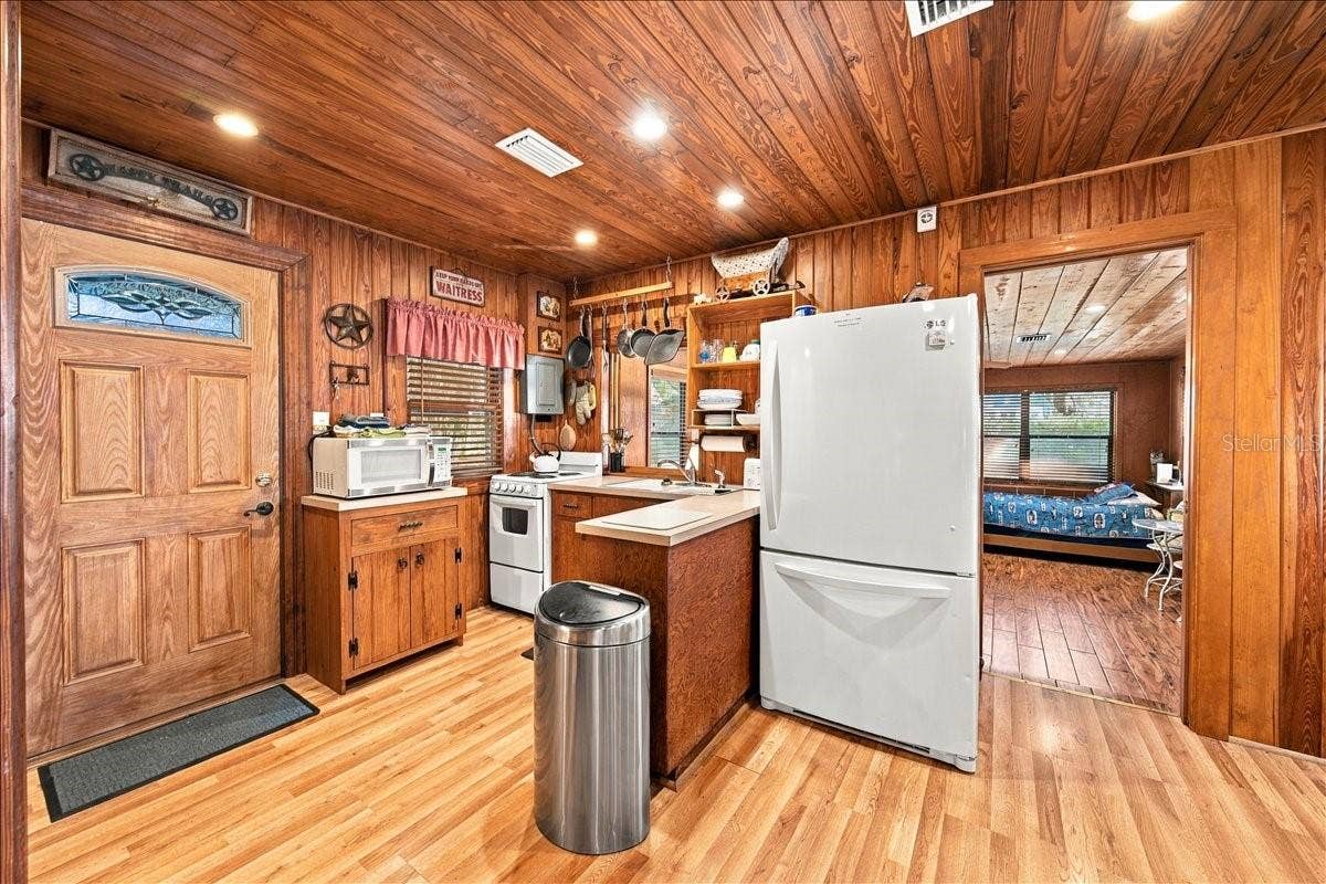 22645 NE 105TH AVENUE ROAD, Fort Mc Coy, FL 32134
