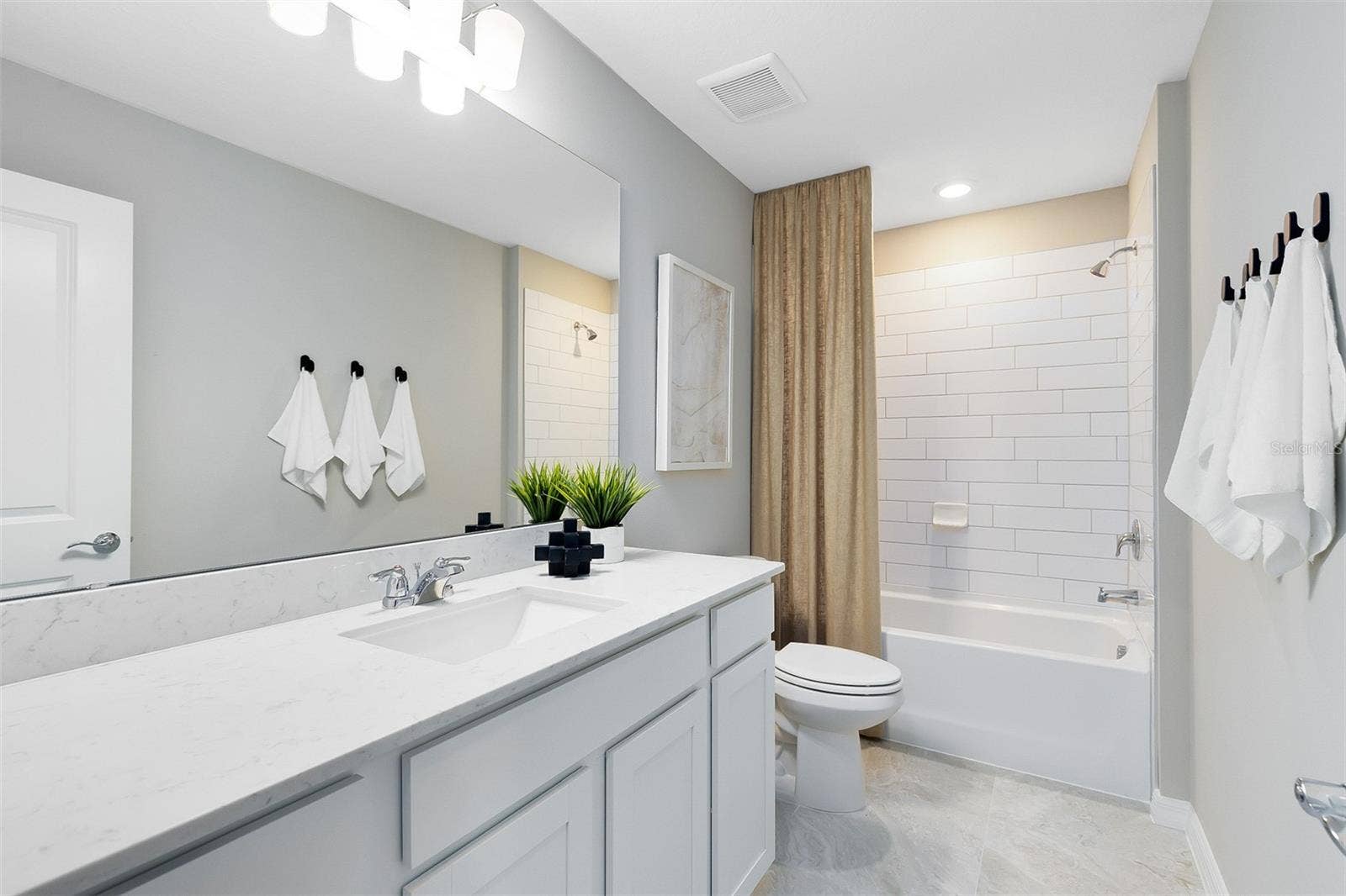 Actual home photo. Colors, finishes, textures and options may appear differently in person due to variations in monitors and viewing devices.