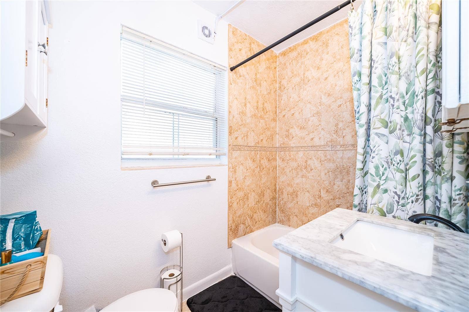 800 DORADO AVENUE, Orlando, FL 32807 800 DORADO AVENUE, Orlando, FL 32807
