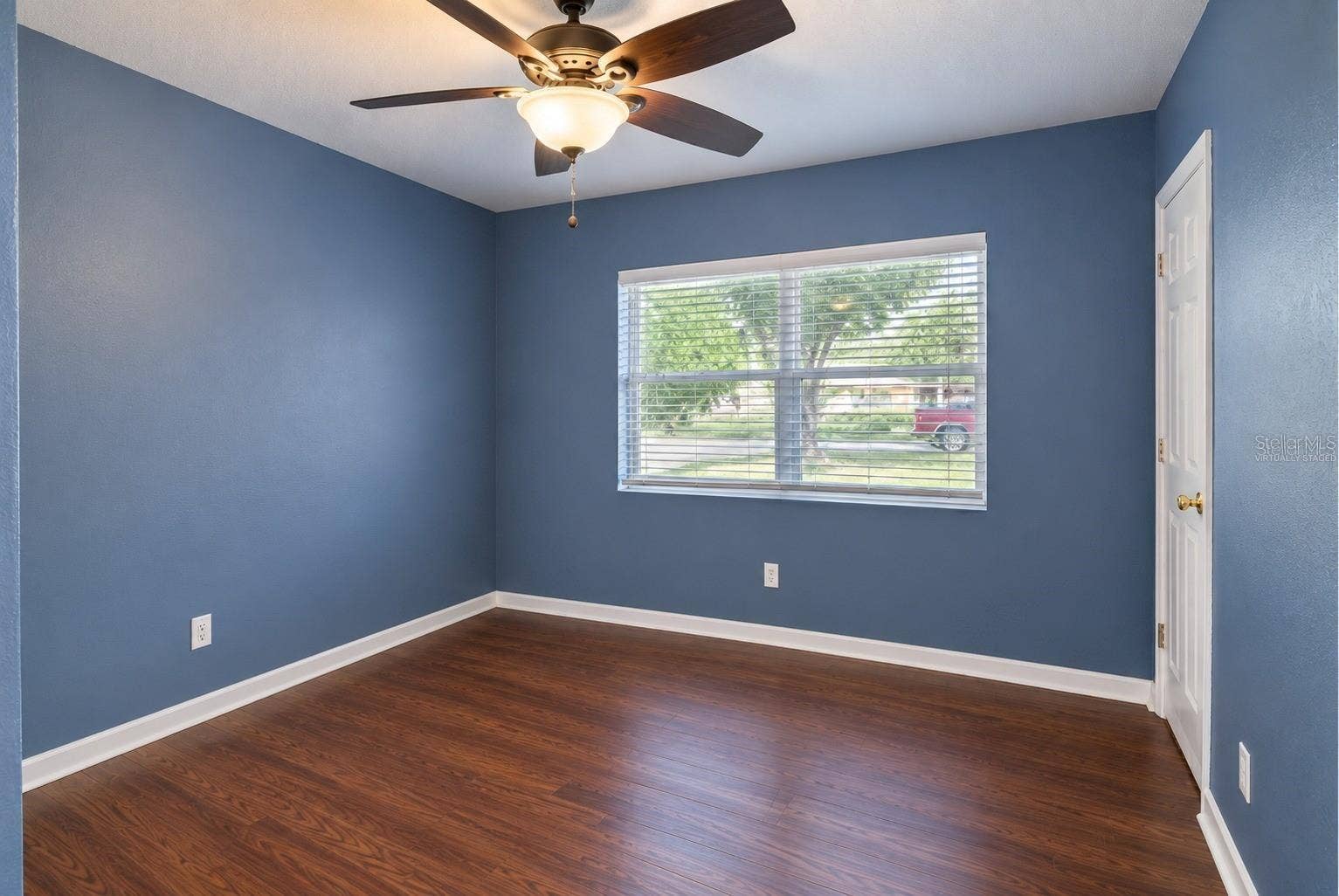800 DORADO AVENUE, Orlando, FL 32807 Virtually staged!