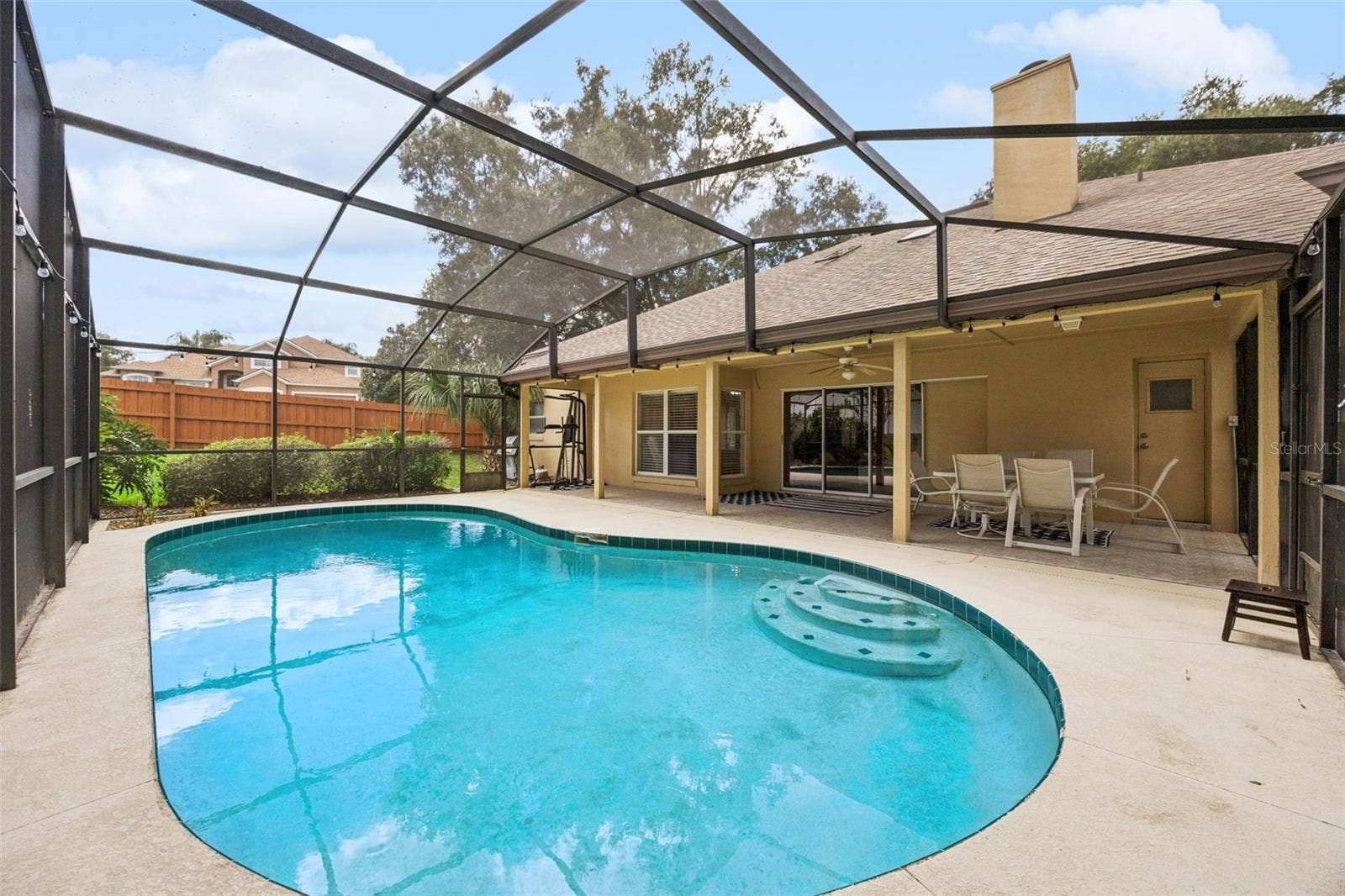 1505 Grassy Ridge Ln - pool and covered lanai