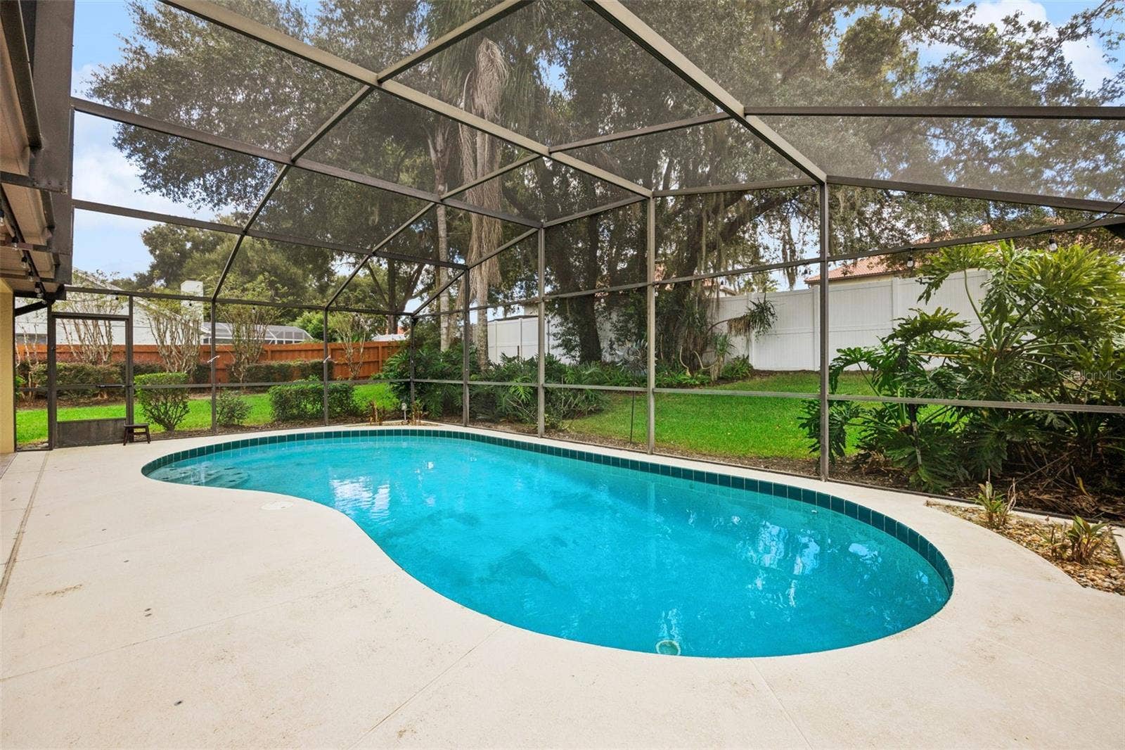 1505 Grassy Ridge Ln - pool and huge backyard