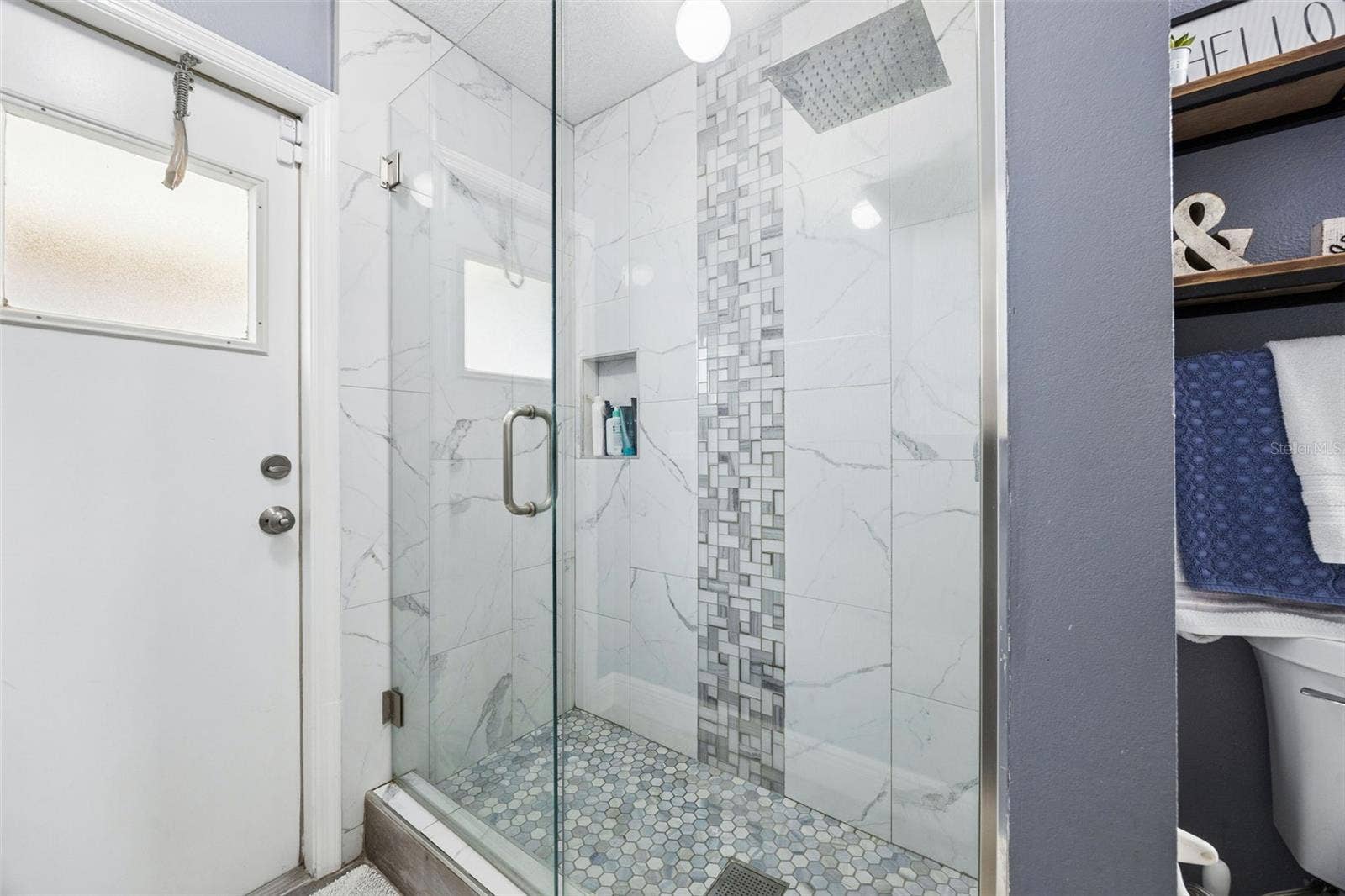 1505 Grassy Ridge Ln - pool bath shower