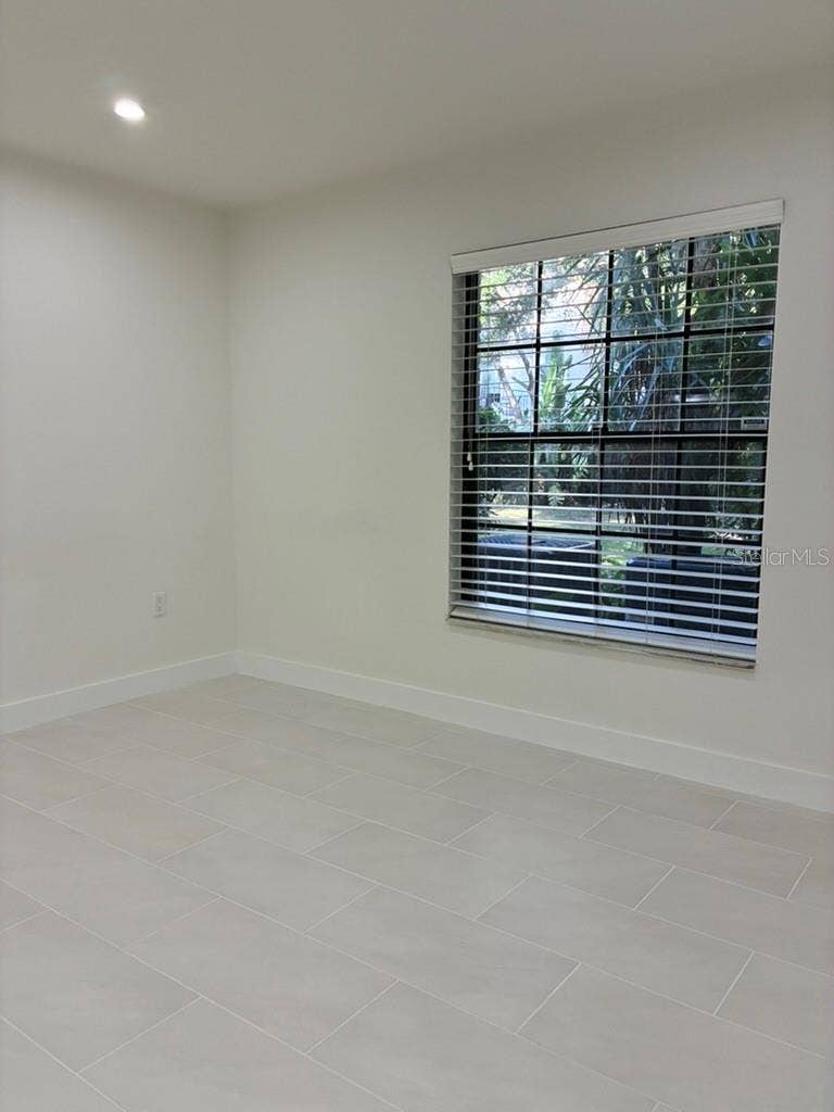 5999 VILLAGE CIRCLE, #990, Orlando, FL 32822 Master bedroom