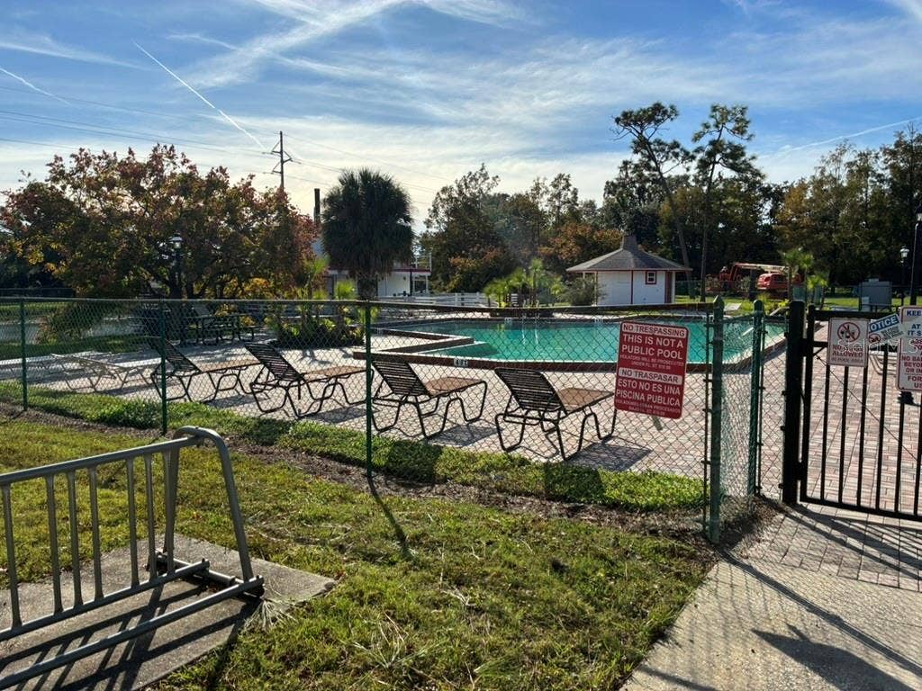 5999 VILLAGE CIRCLE, #990, Orlando, FL 32822 Community pool