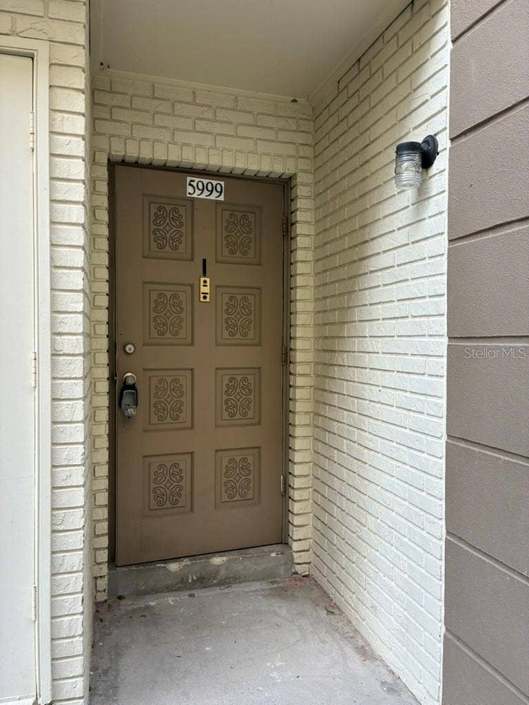 5999 VILLAGE CIRCLE, #990, Orlando, FL 32822 Front door entry