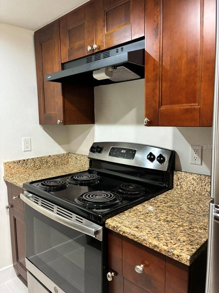 5999 VILLAGE CIRCLE, #990, Orlando, FL 32822 Kitchen