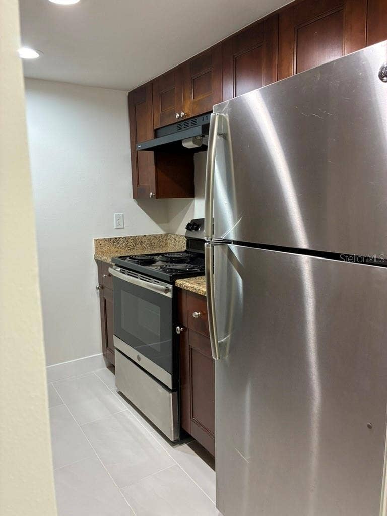 5999 VILLAGE CIRCLE, #990, Orlando, FL 32822 Kitchen