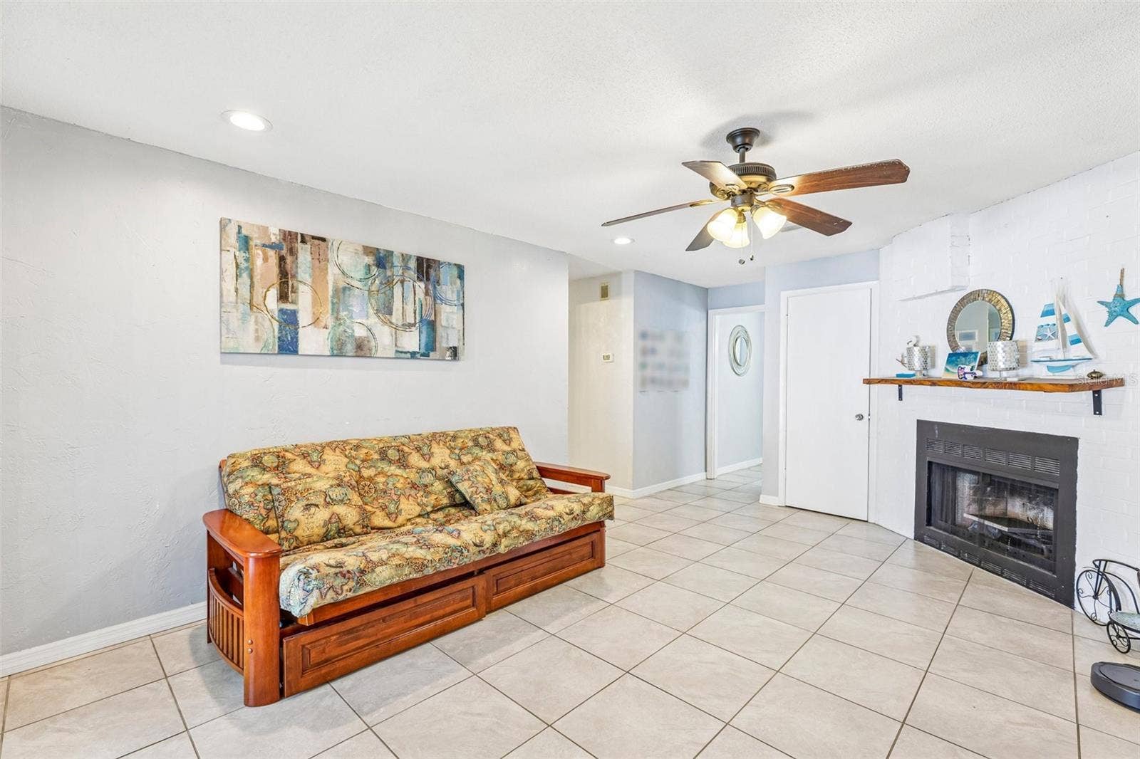 33 DRESDEN CIRCLE, Ormond Beach, FL 32174 33 DRESDEN CIRCLE, Ormond Beach, FL 32174
