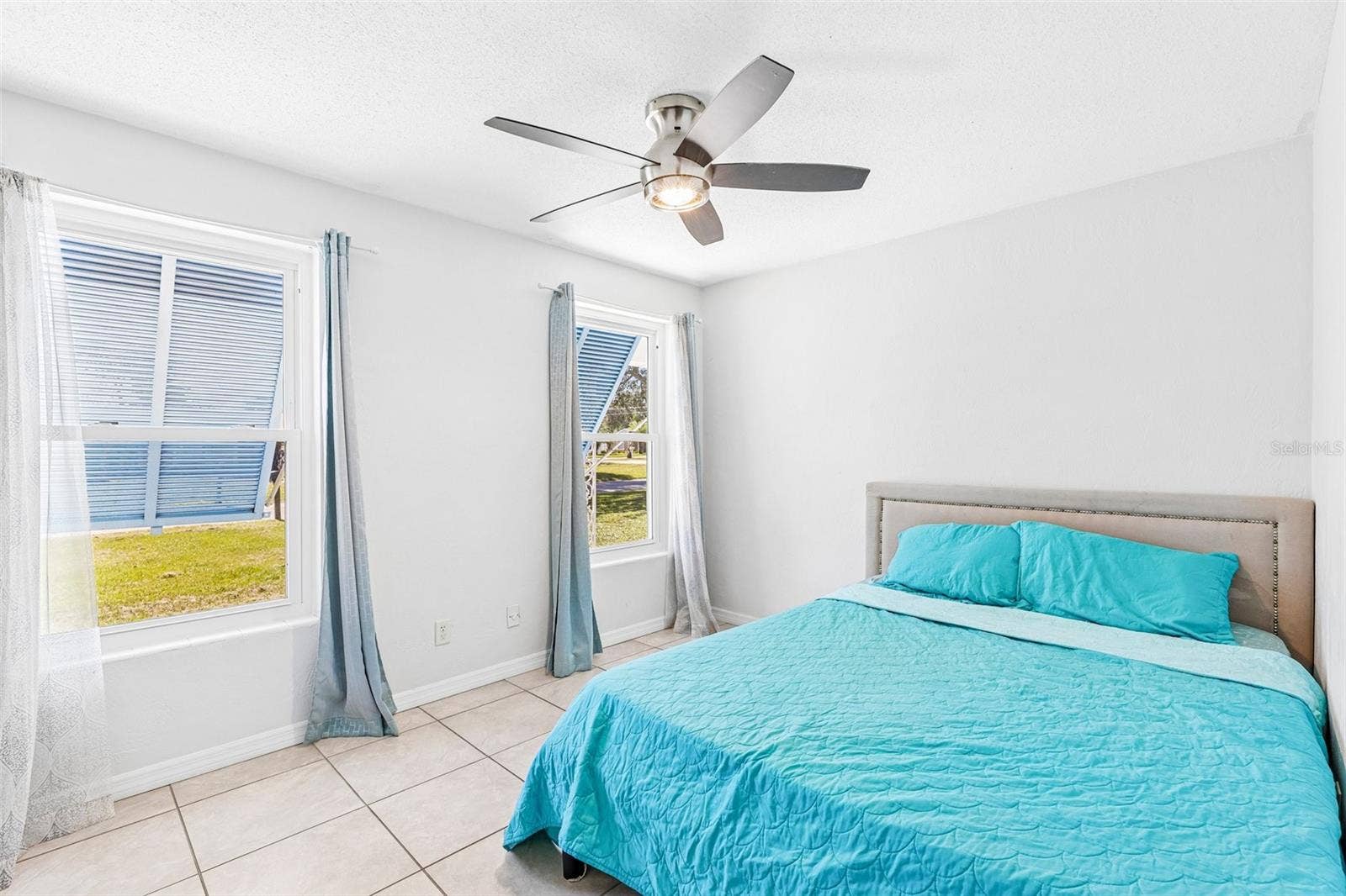 33 DRESDEN CIRCLE, Ormond Beach, FL 32174 33 DRESDEN CIRCLE, Ormond Beach, FL 32174