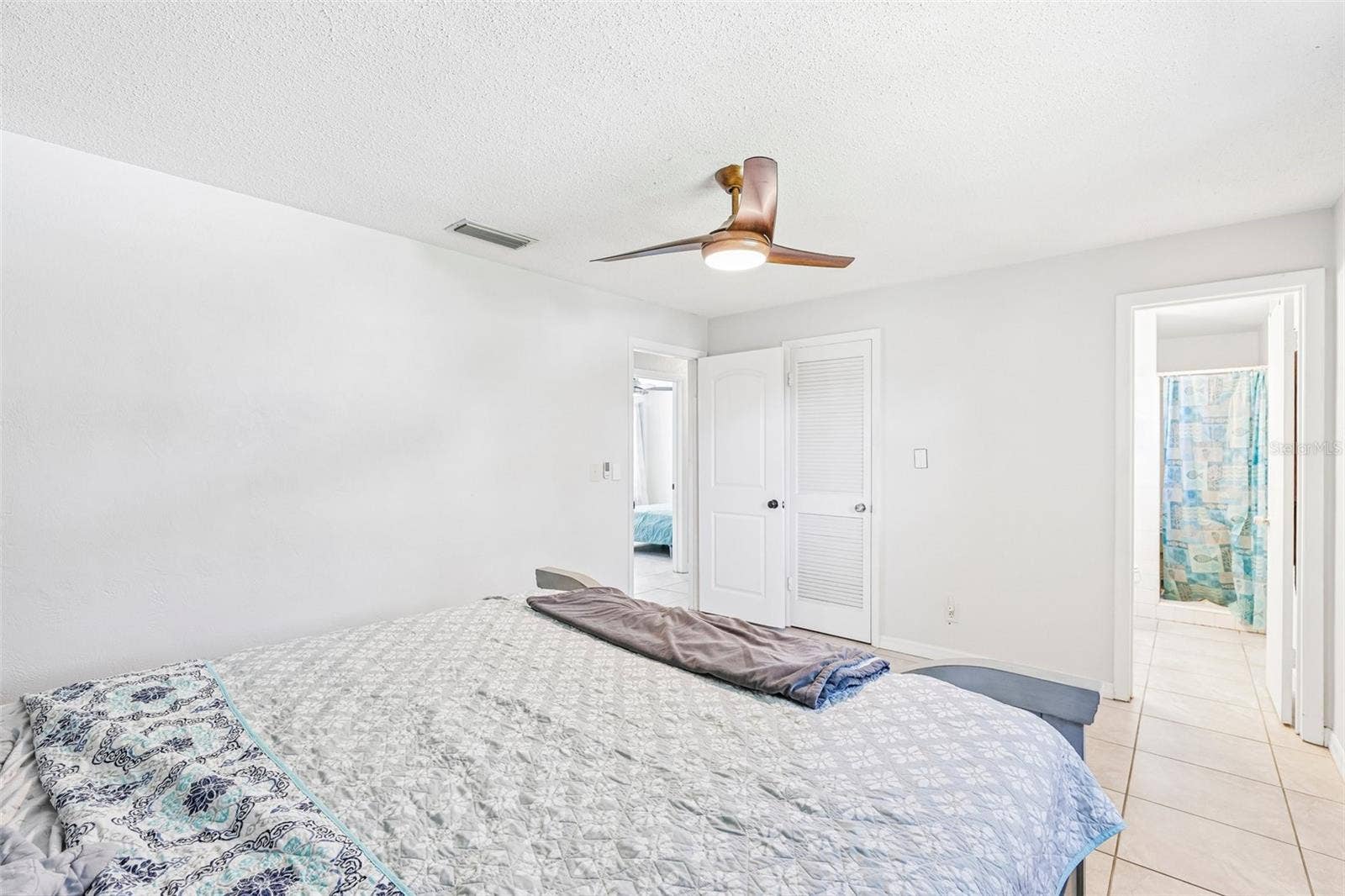 33 DRESDEN CIRCLE, Ormond Beach, FL 32174 33 DRESDEN CIRCLE, Ormond Beach, FL 32174