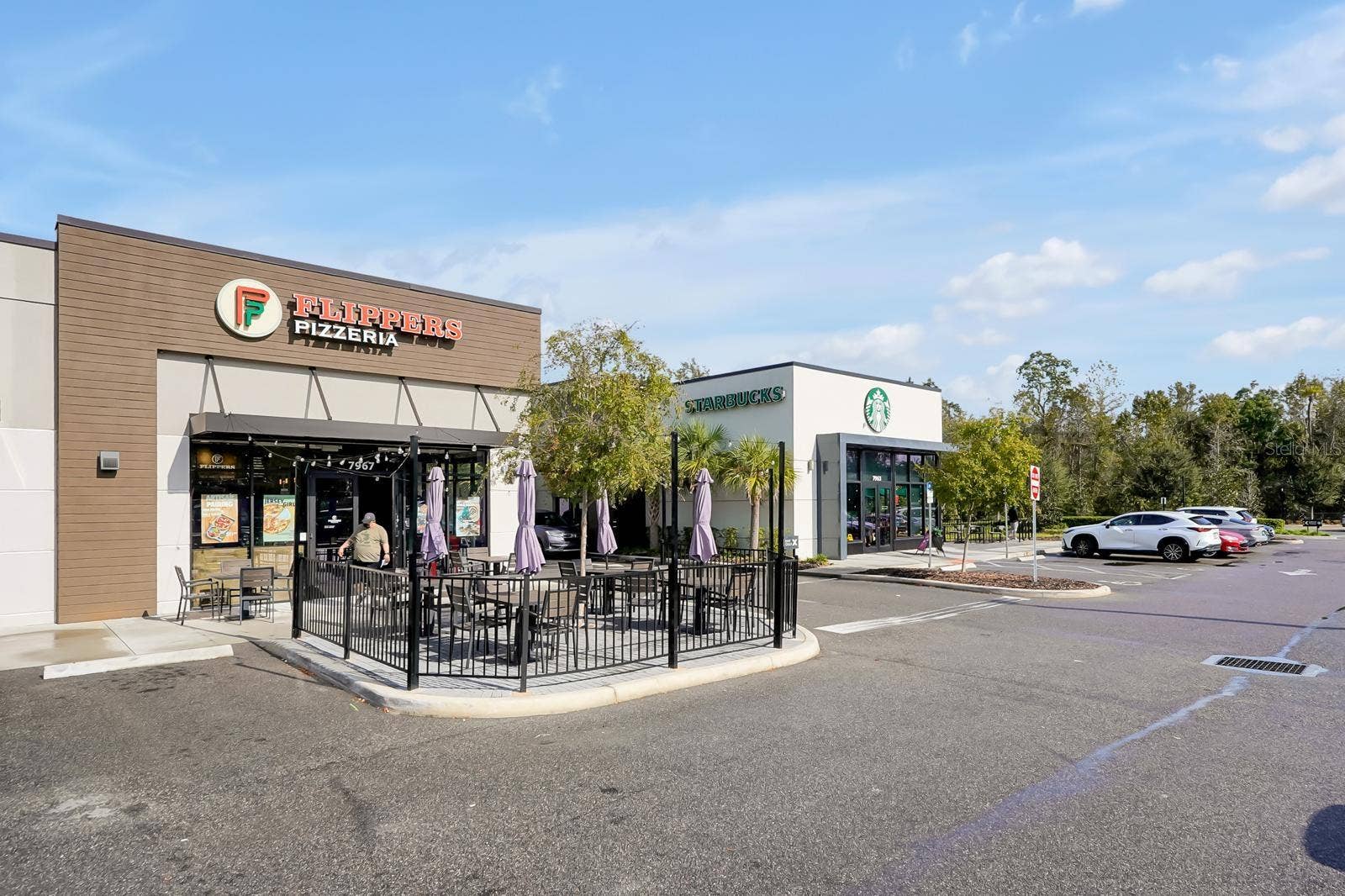 7692 SOMERSWORTH DRIVE, Kissimmee, FL 34747 SHOPPING AT ENTRANCE OF COMMUNITY