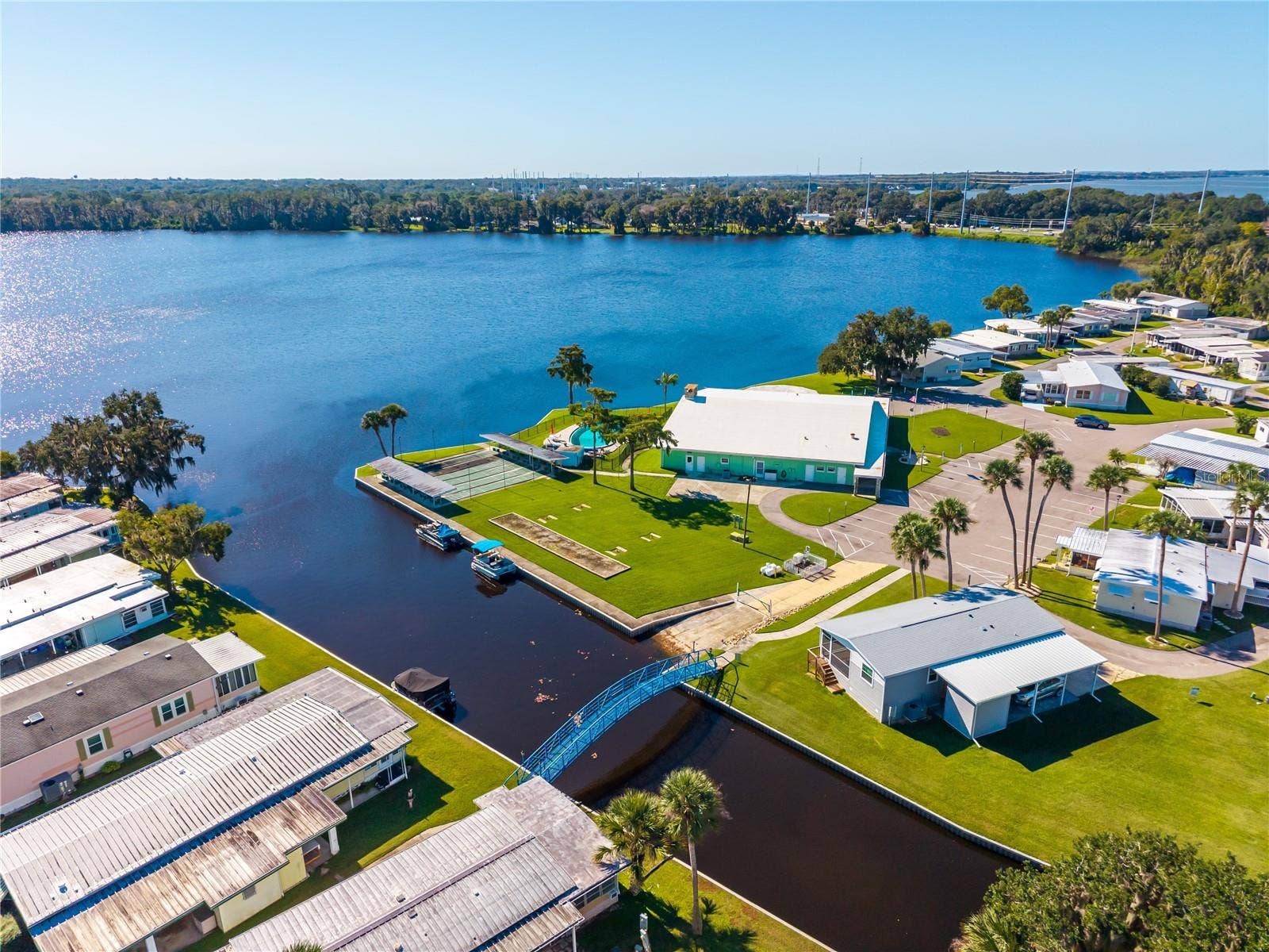 130 PINEY RIDGE, Eustis, FL 32726 Aerial View of Clubhouse & Pool