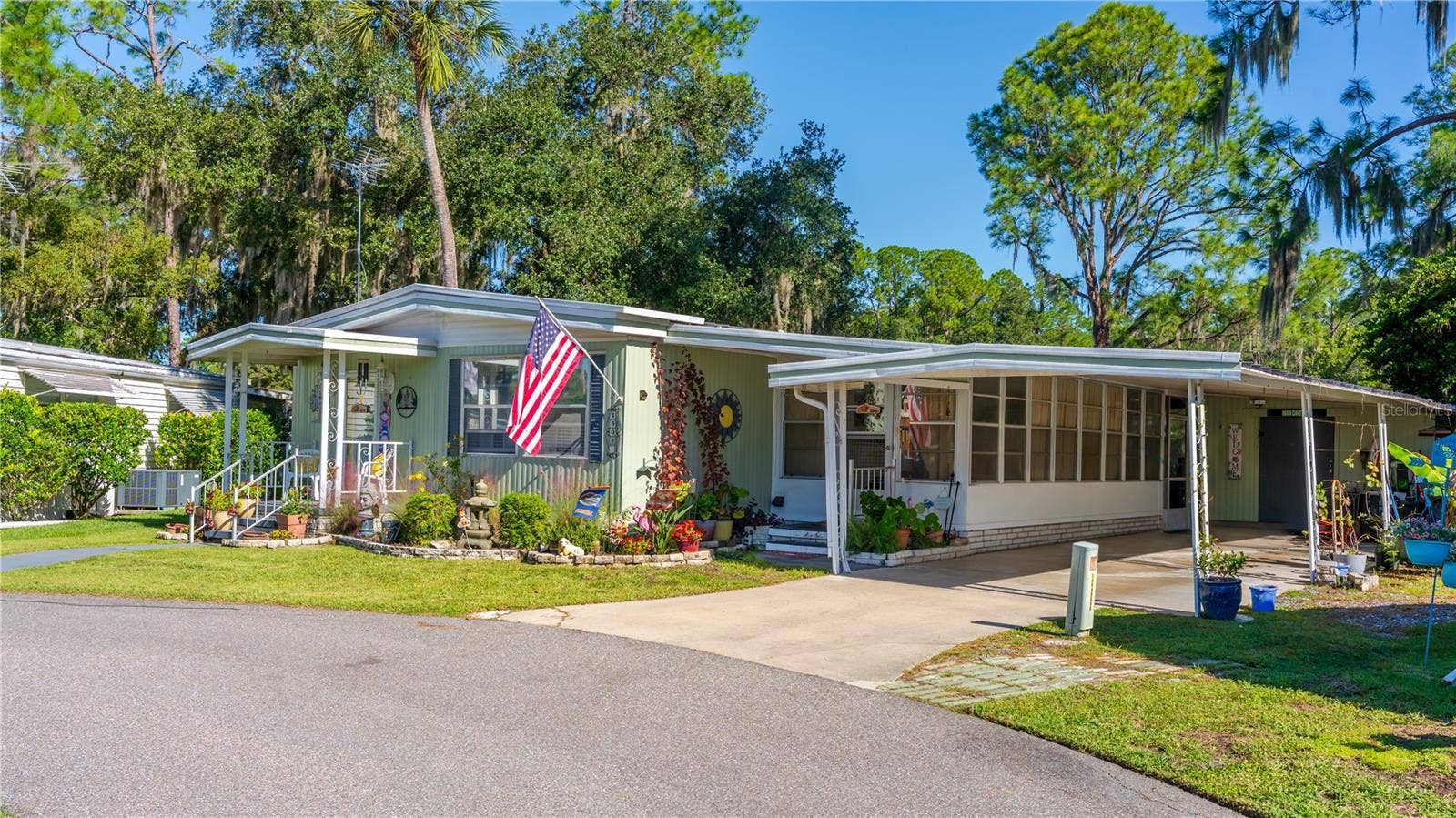 130 PINEY RIDGE, Eustis, FL 32726 Front View