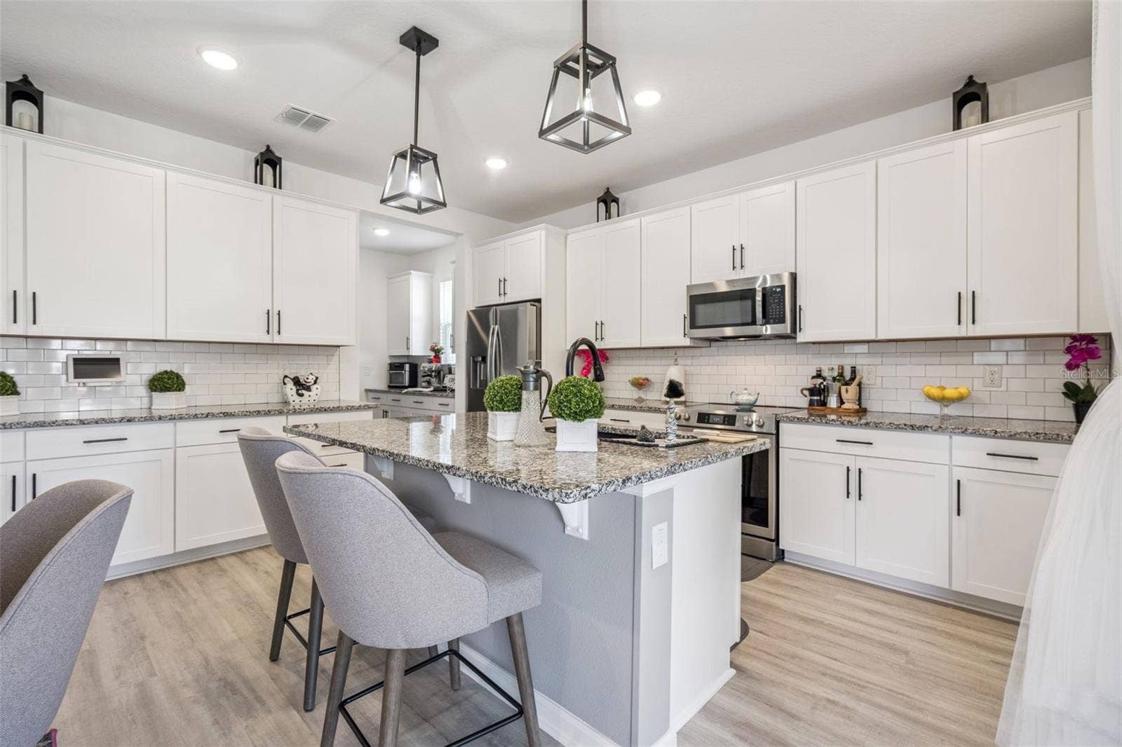 3868 BANNOCK AVE, Tavares, FL 32778 3868 BANNOCK AVE, Tavares, FL 32778