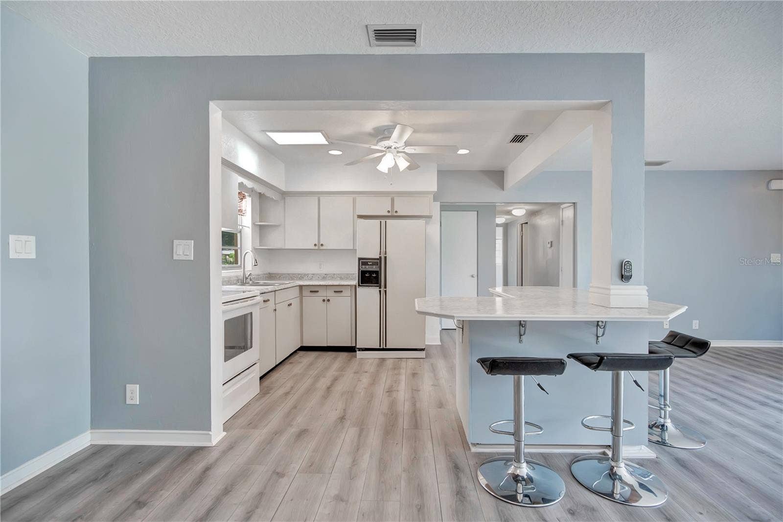 3301 COE AVENUE, Orlando, FL 32806 3301 COE AVENUE, Orlando, FL 32806