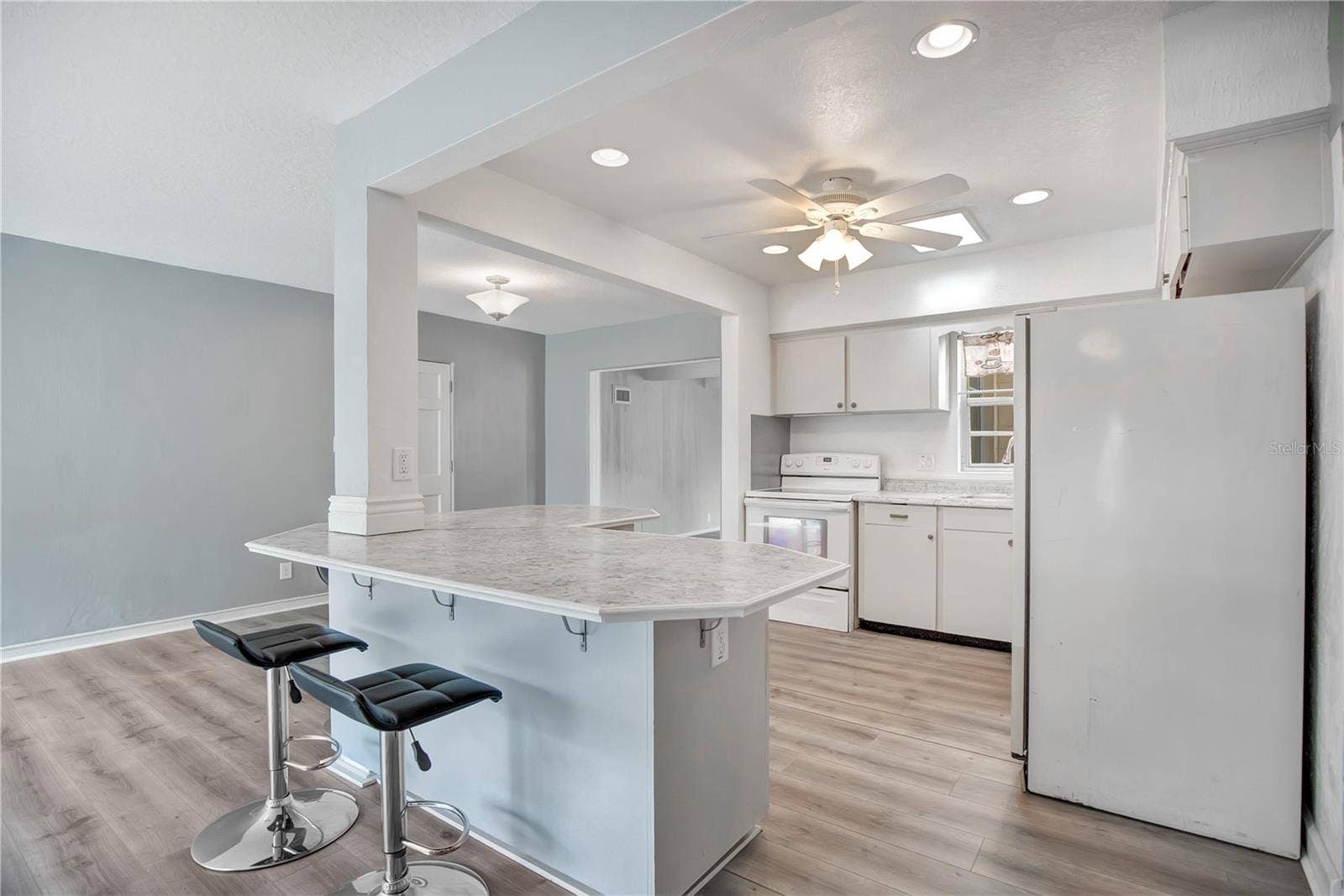 3301 COE AVENUE, Orlando, FL 32806 3301 COE AVENUE, Orlando, FL 32806