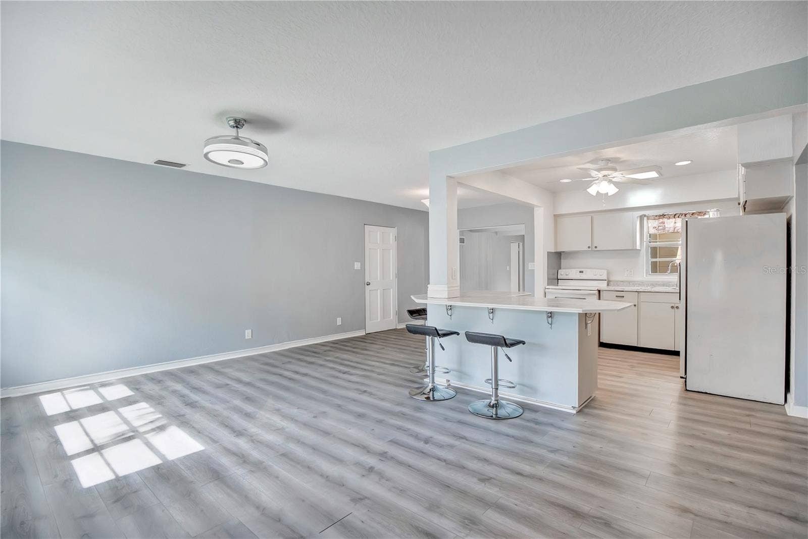 3301 COE AVENUE, Orlando, FL 32806 3301 COE AVENUE, Orlando, FL 32806