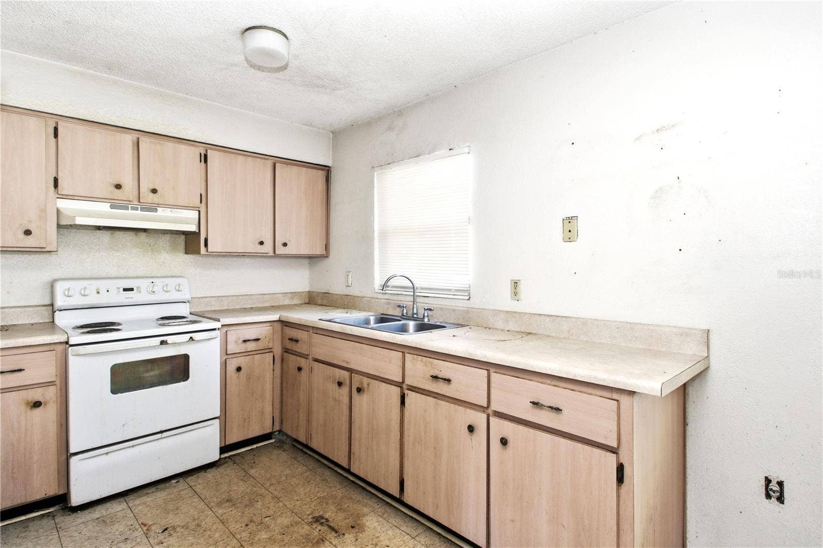 4727 OKEEFE COURT, Orlando, FL 32808 4727 OKEEFE COURT, Orlando, FL 32808