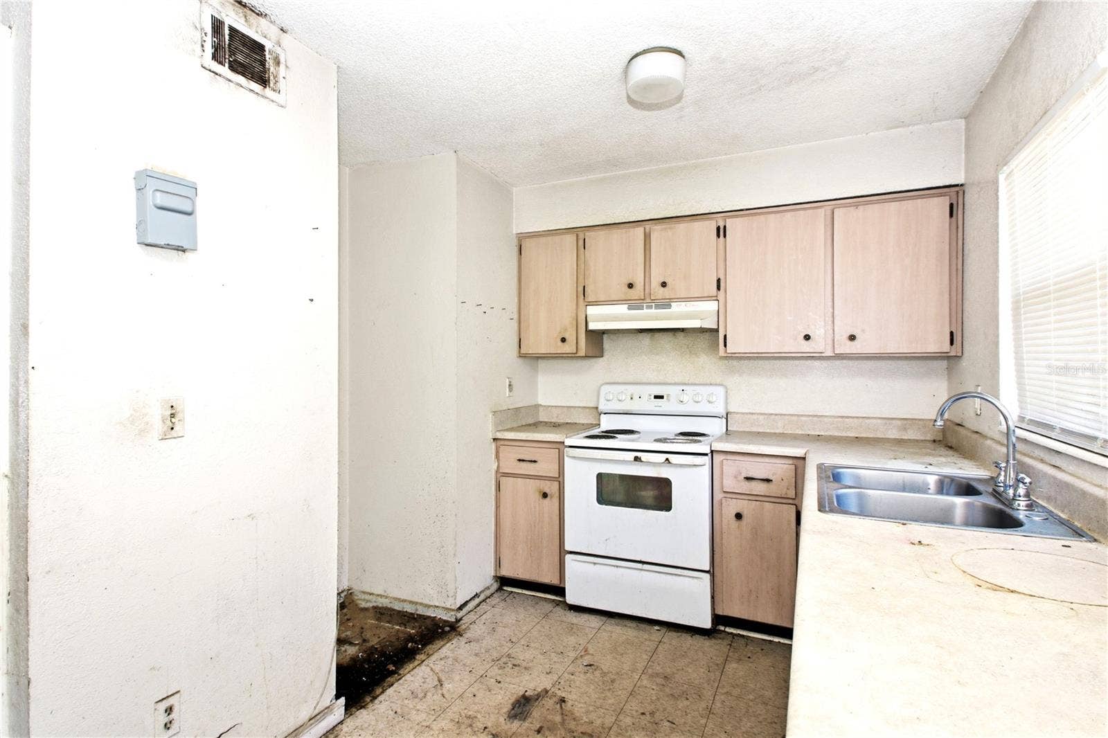 4727 OKEEFE COURT, Orlando, FL 32808 4727 OKEEFE COURT, Orlando, FL 32808