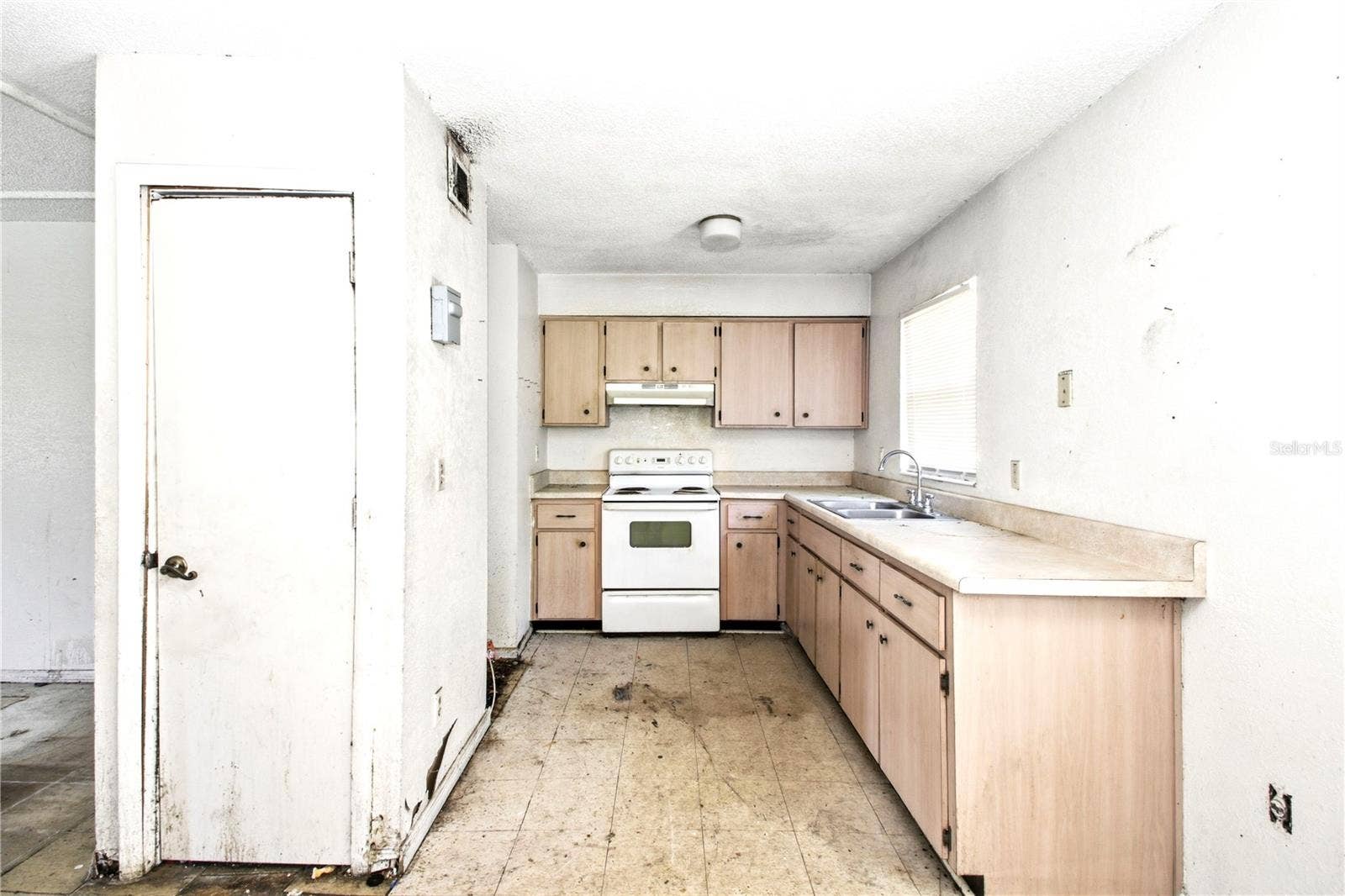 4727 OKEEFE COURT, Orlando, FL 32808 4727 OKEEFE COURT, Orlando, FL 32808