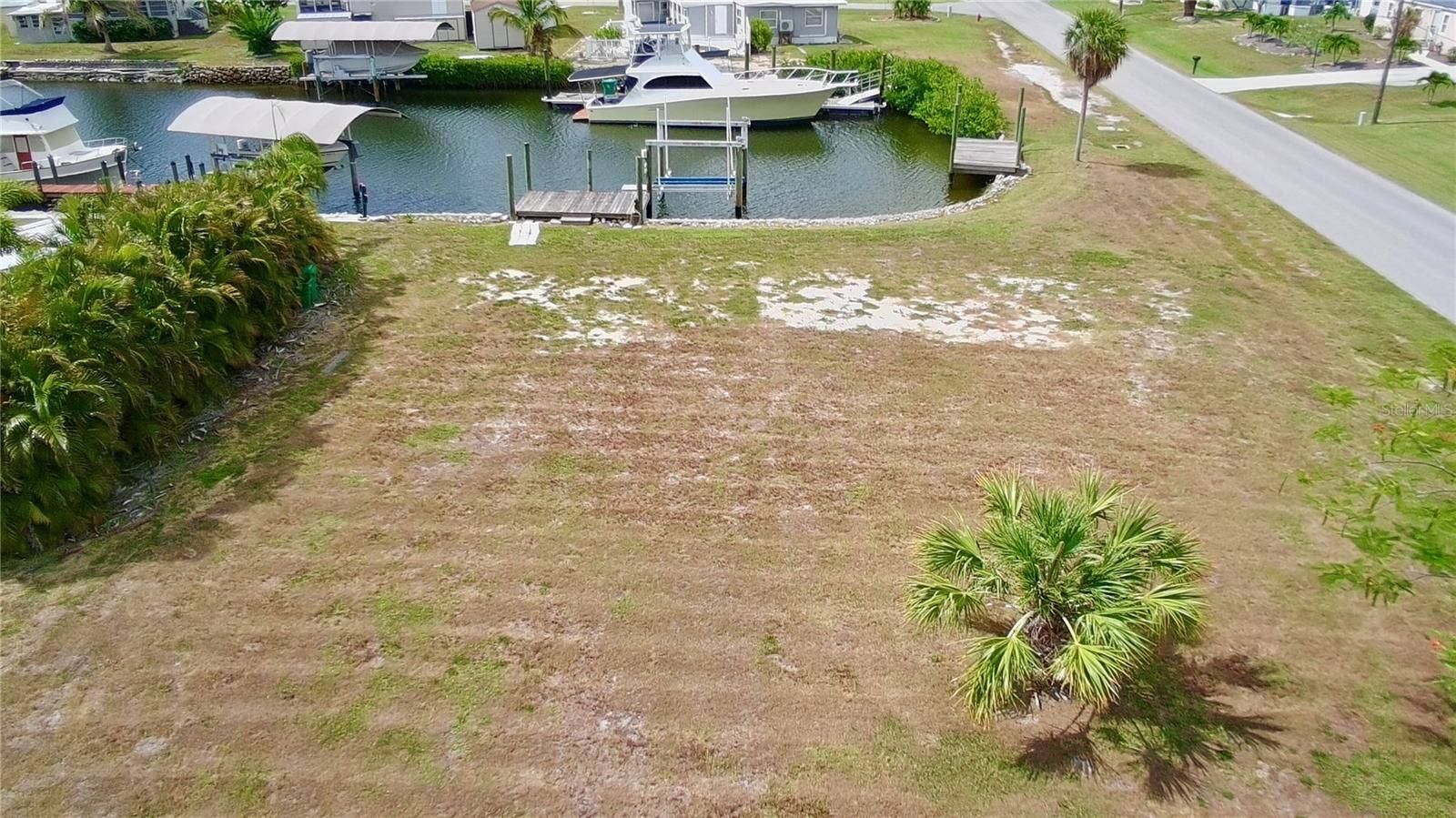 700 HOLLYHILL COURT, Punta Gorda, FL 33950 700 HOLLYHILL COURT, Punta Gorda, FL 33950