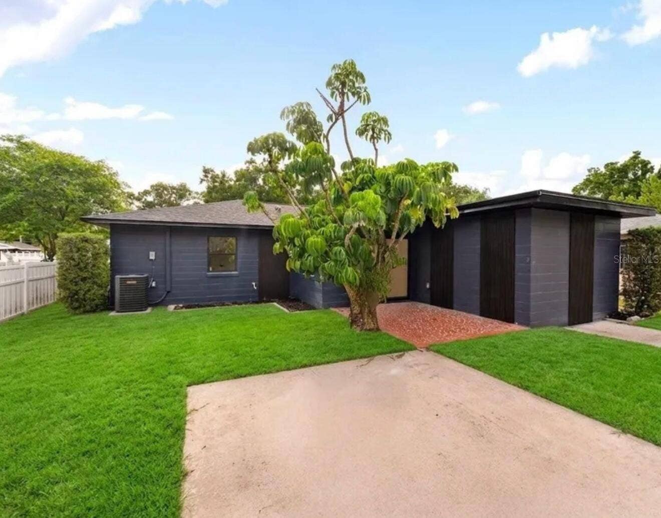605 N WOODLYNNE AVENUE, Tampa, FL 33609