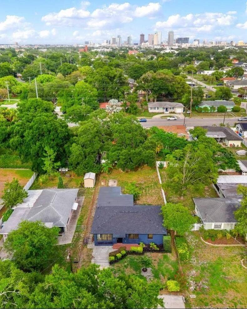 605 N WOODLYNNE AVENUE, Tampa, FL 33609