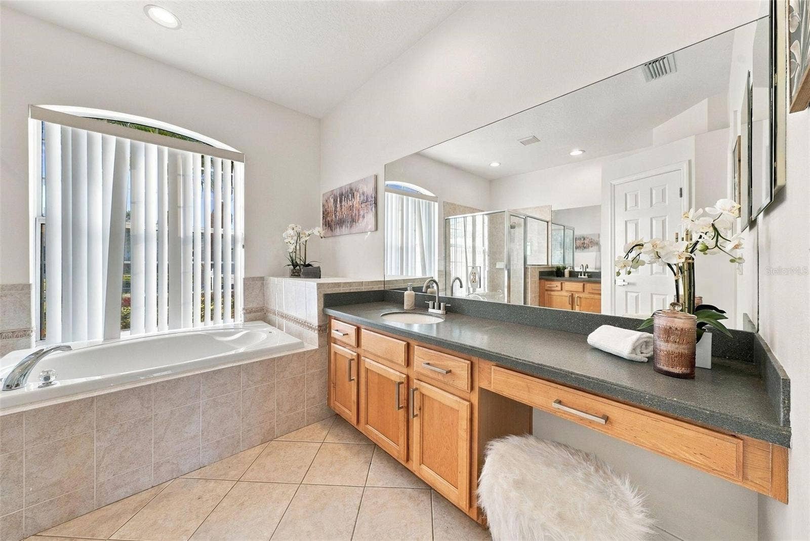 1822 MIRA LAGO CIRCLE, Ruskin, FL 33570 1822 MIRA LAGO CIRCLE, Ruskin, FL 33570