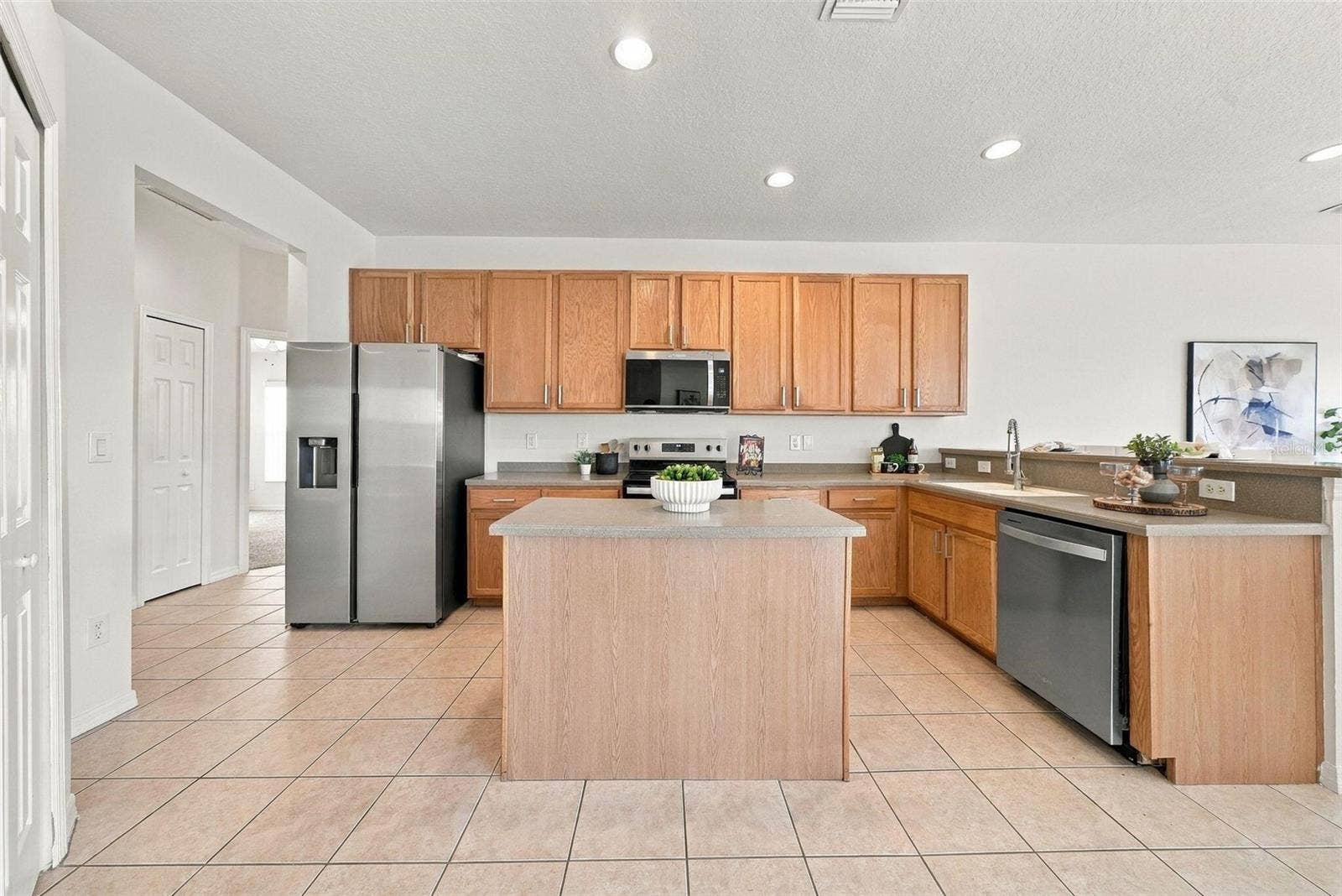 1822 MIRA LAGO CIRCLE, Ruskin, FL 33570 1822 MIRA LAGO CIRCLE, Ruskin, FL 33570