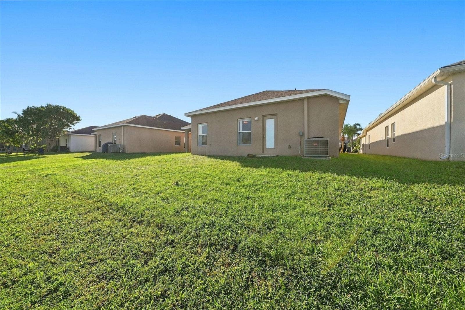 1822 MIRA LAGO CIRCLE, Ruskin, FL 33570 1822 MIRA LAGO CIRCLE, Ruskin, FL 33570
