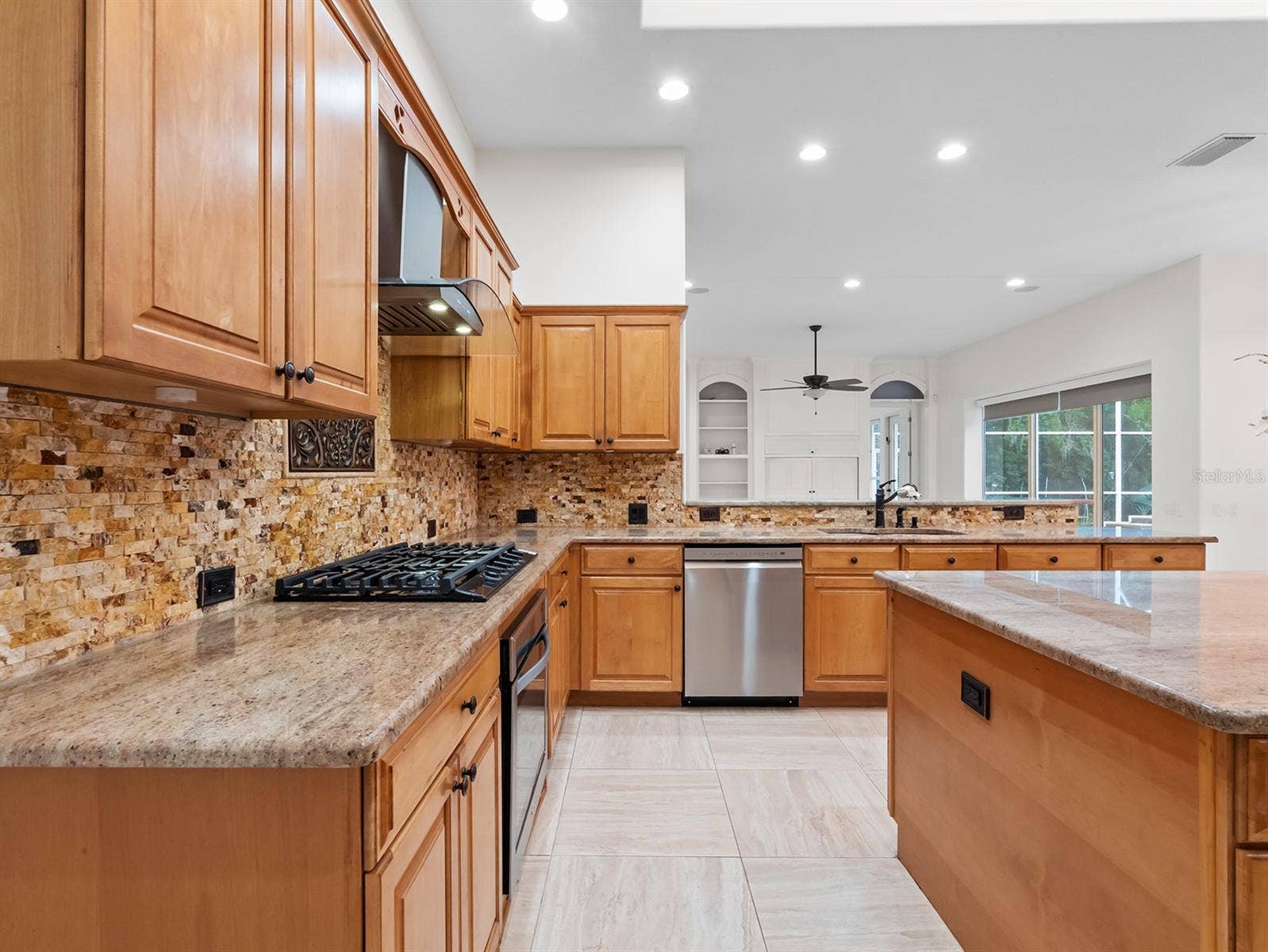 8359 GREY BARK COURT, Sanford, FL 32771 Kitchen
