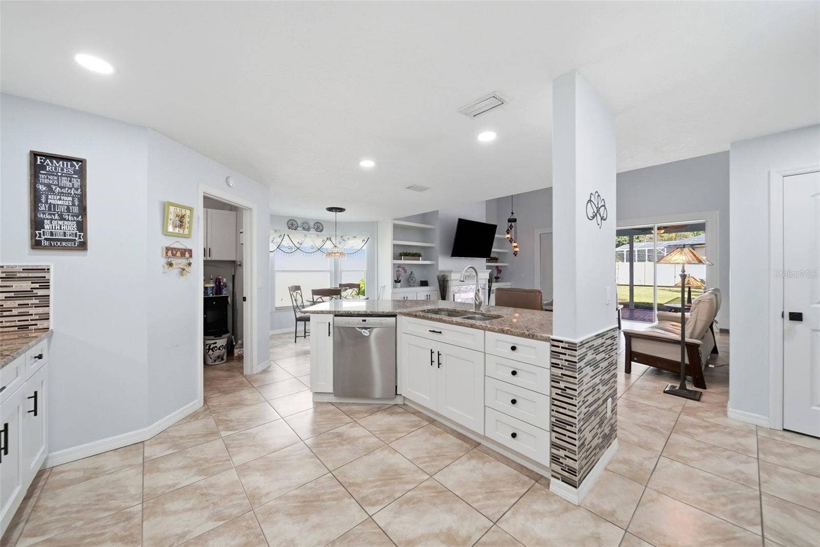 4901 SUDBURY COURT, Orlando, FL 32826 4901 SUDBURY COURT, Orlando, FL 32826