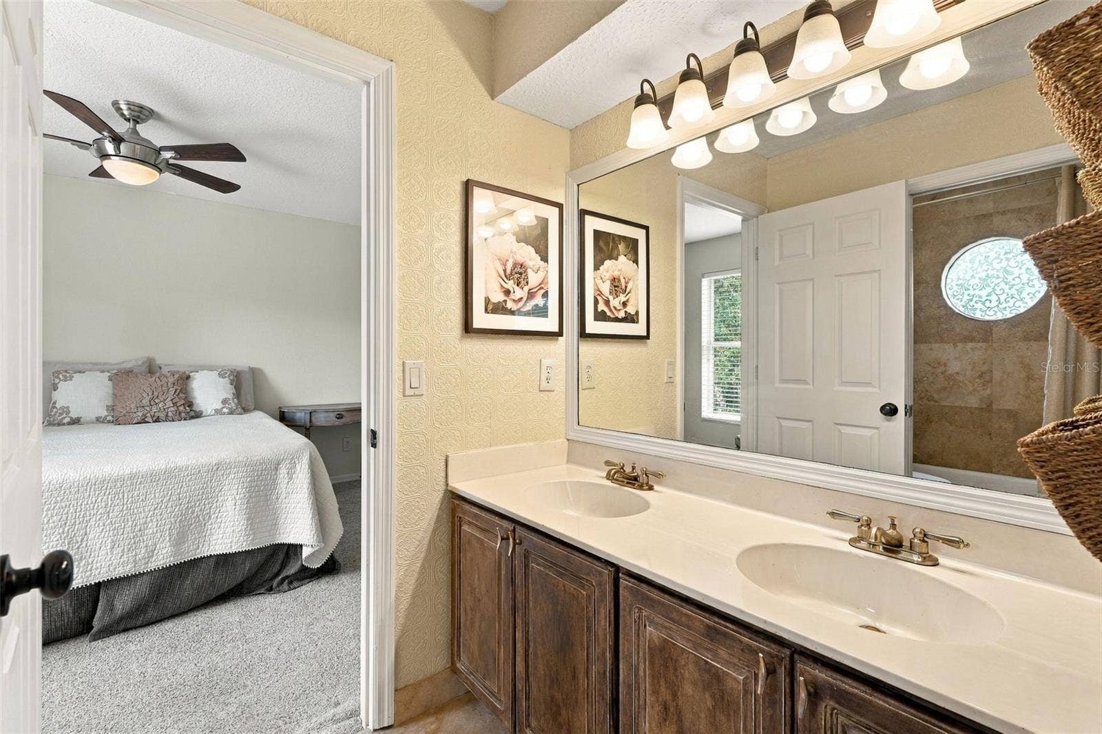 8426 DIAMOND COVE CIRCLE, Orlando, FL 32836 8426 DIAMOND COVE CIRCLE, Orlando, FL 32836