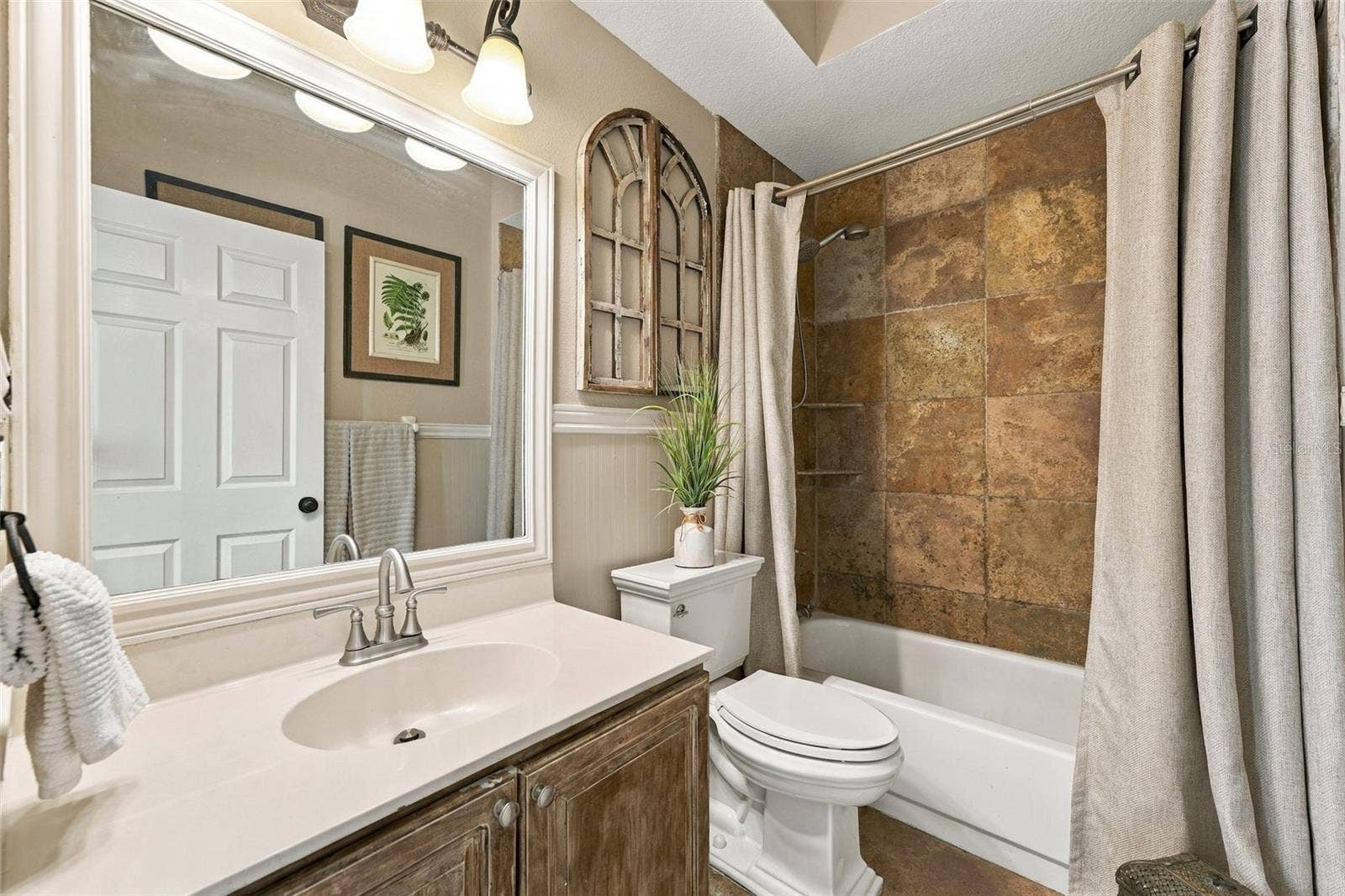 8426 DIAMOND COVE CIRCLE, Orlando, FL 32836 8426 DIAMOND COVE CIRCLE, Orlando, FL 32836