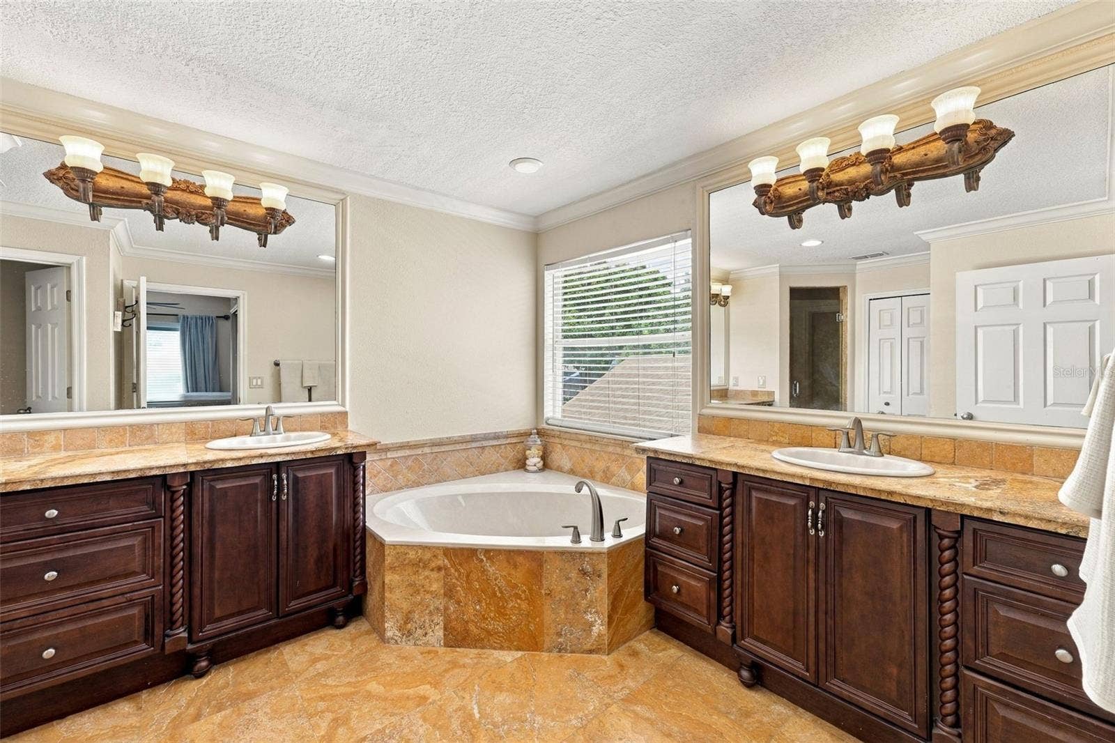 8426 DIAMOND COVE CIRCLE, Orlando, FL 32836 8426 DIAMOND COVE CIRCLE, Orlando, FL 32836
