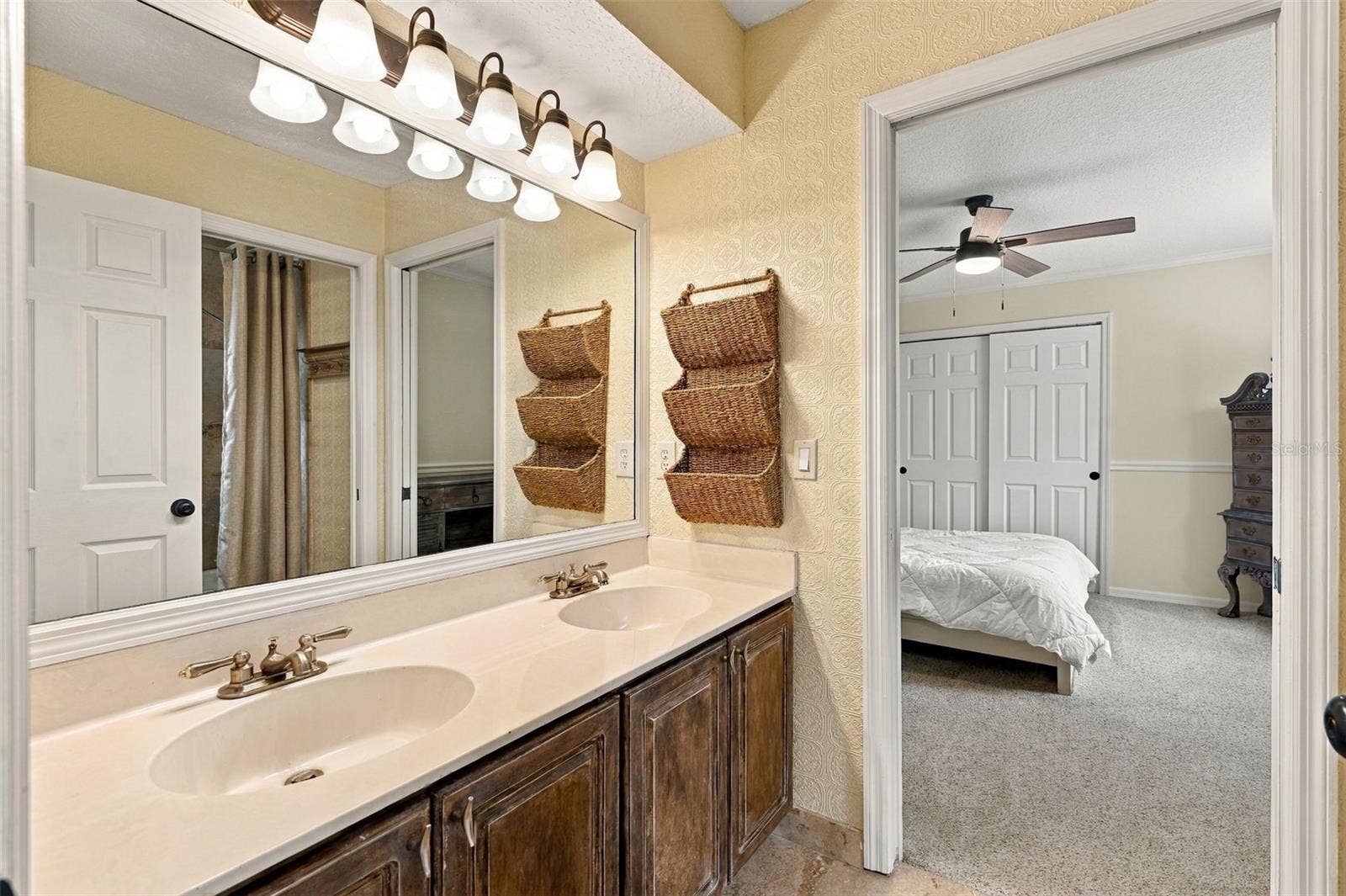8426 DIAMOND COVE CIRCLE, Orlando, FL 32836 8426 DIAMOND COVE CIRCLE, Orlando, FL 32836