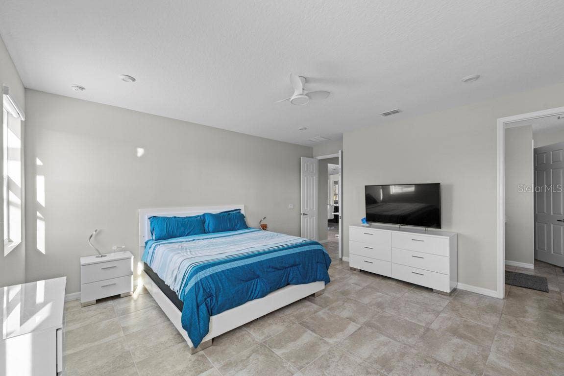 9560 LAUNCH POINT ROAD, Orlando, FL 32832