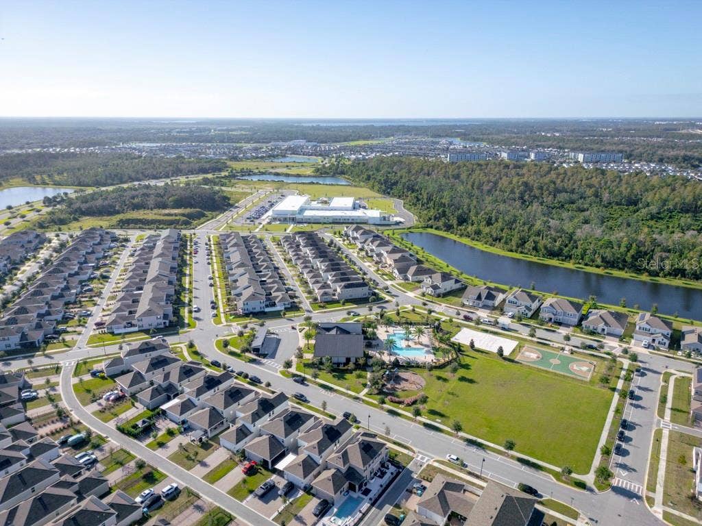 9560 LAUNCH POINT ROAD, Orlando, FL 32832