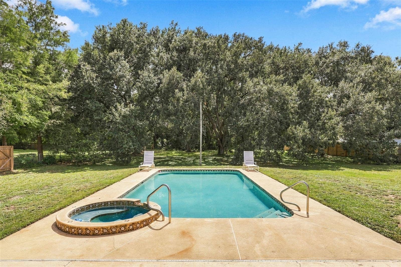2460 E CROOKED LAKE CLUB BOULEVARD, Eustis, FL 32726 2460 E CROOKED LAKE CLUB BOULEVARD, Eustis, FL 32726