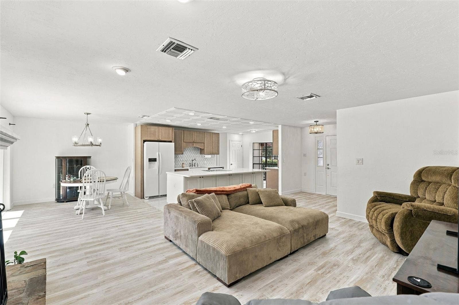 2460 E CROOKED LAKE CLUB BOULEVARD, Eustis, FL 32726 2460 E CROOKED LAKE CLUB BOULEVARD, Eustis, FL 32726