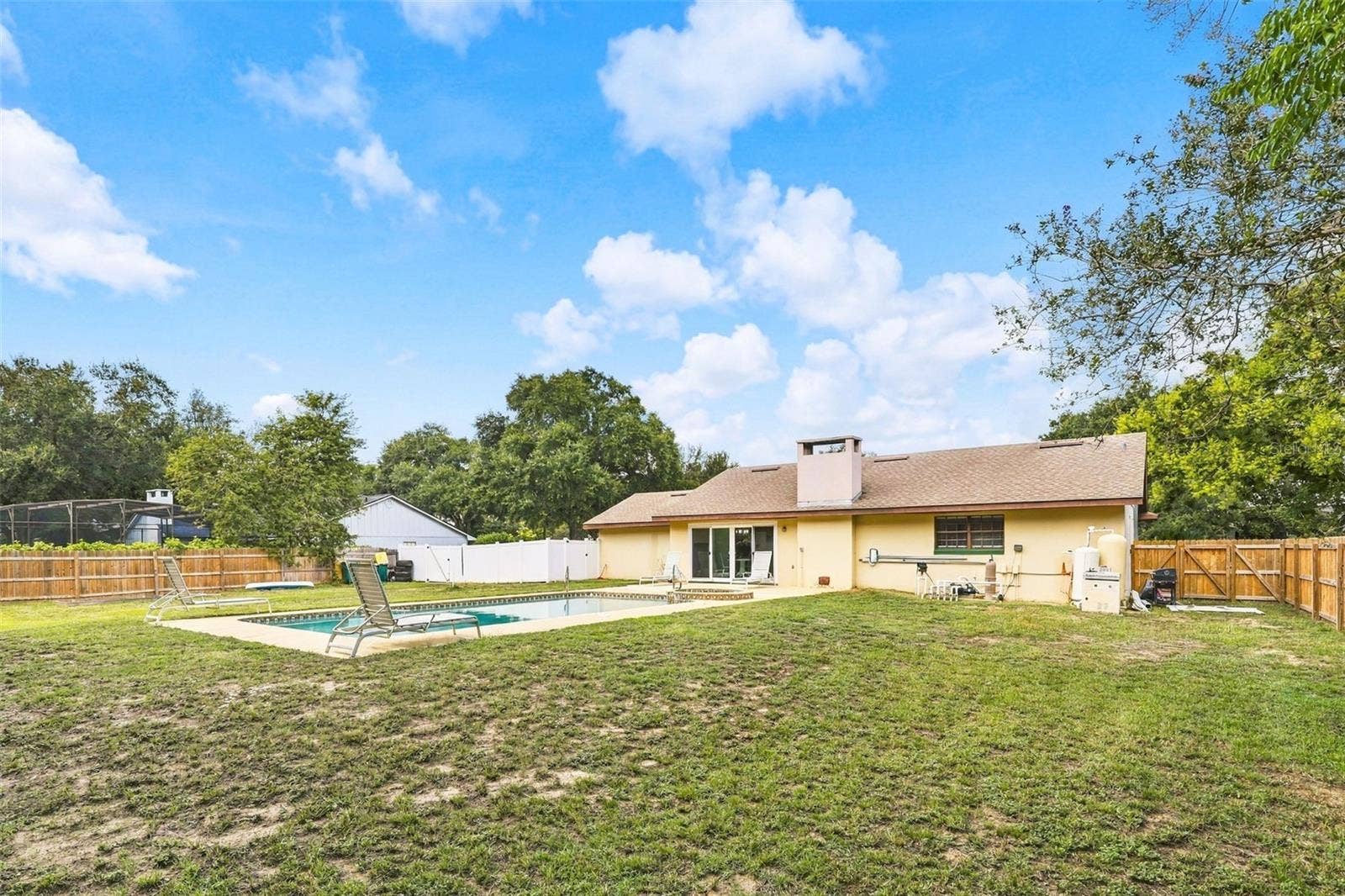 2460 E CROOKED LAKE CLUB BOULEVARD, Eustis, FL 32726 2460 E CROOKED LAKE CLUB BOULEVARD, Eustis, FL 32726