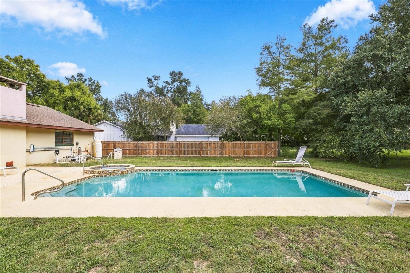 2460 E CROOKED LAKE CLUB BOULEVARD, Eustis, FL 32726 2460 E CROOKED LAKE CLUB BOULEVARD, Eustis, FL 32726