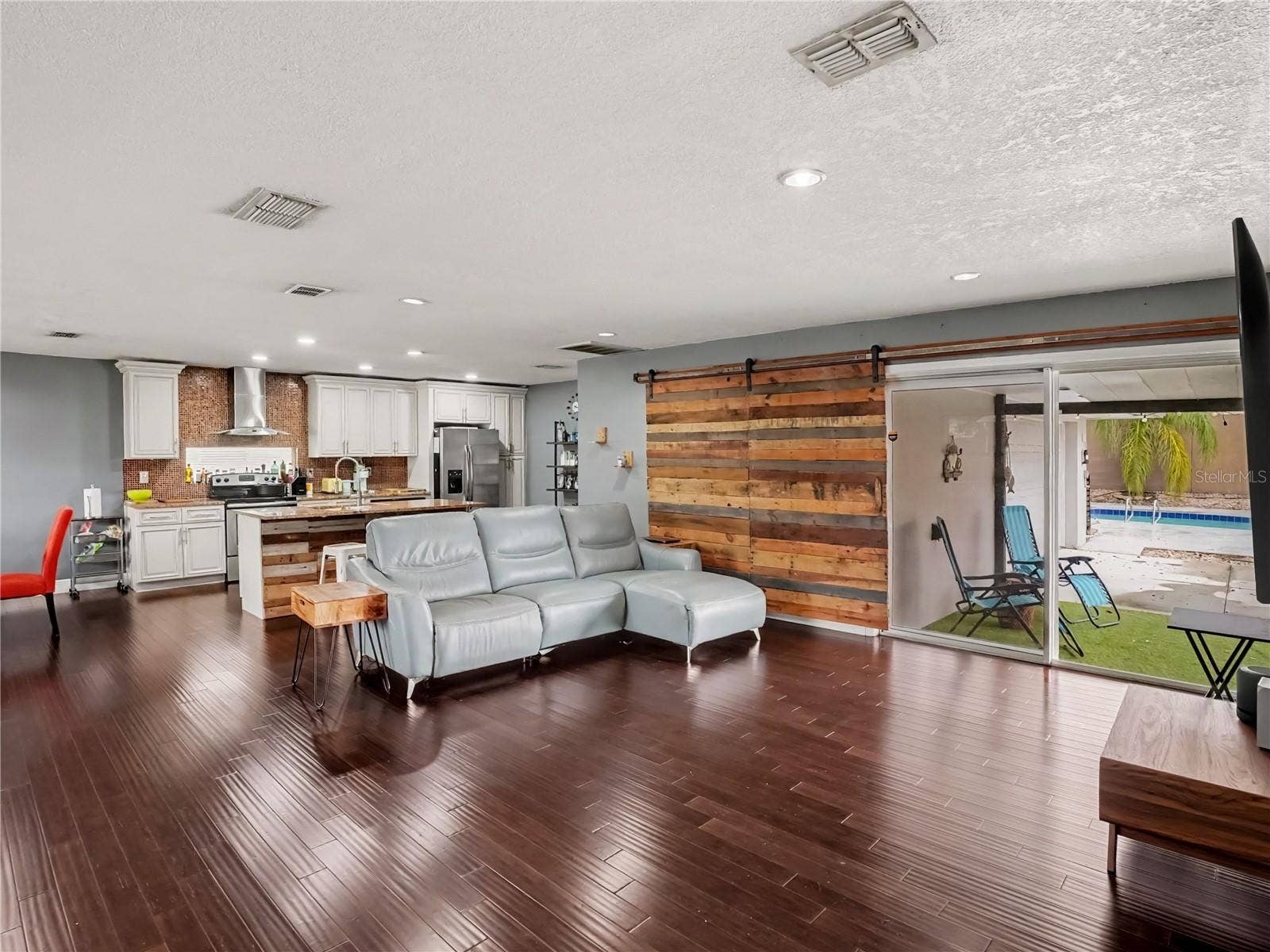 5111 DARDEN AVENUE, Belle Isle, FL 32812 5111 DARDEN AVENUE, Belle Isle, FL 32812