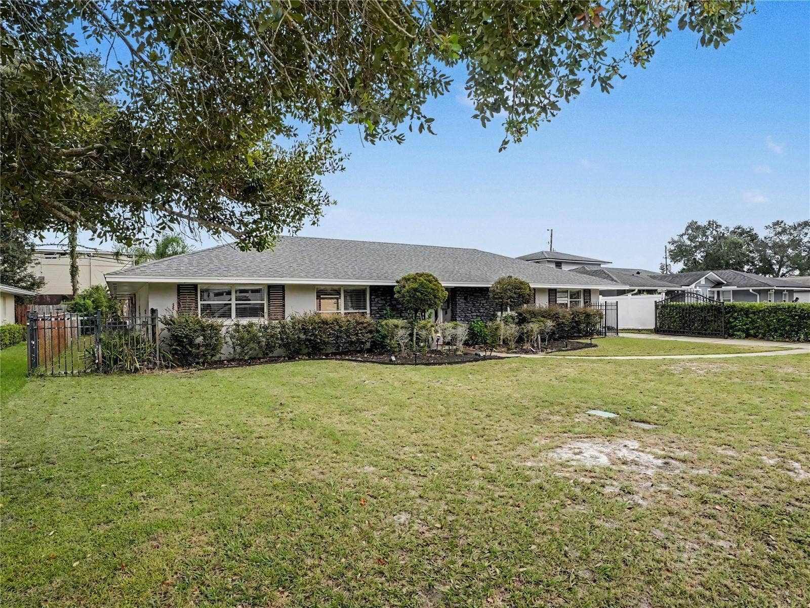 5111 DARDEN AVENUE, Belle Isle, FL 32812 5111 DARDEN AVENUE, Belle Isle, FL 32812